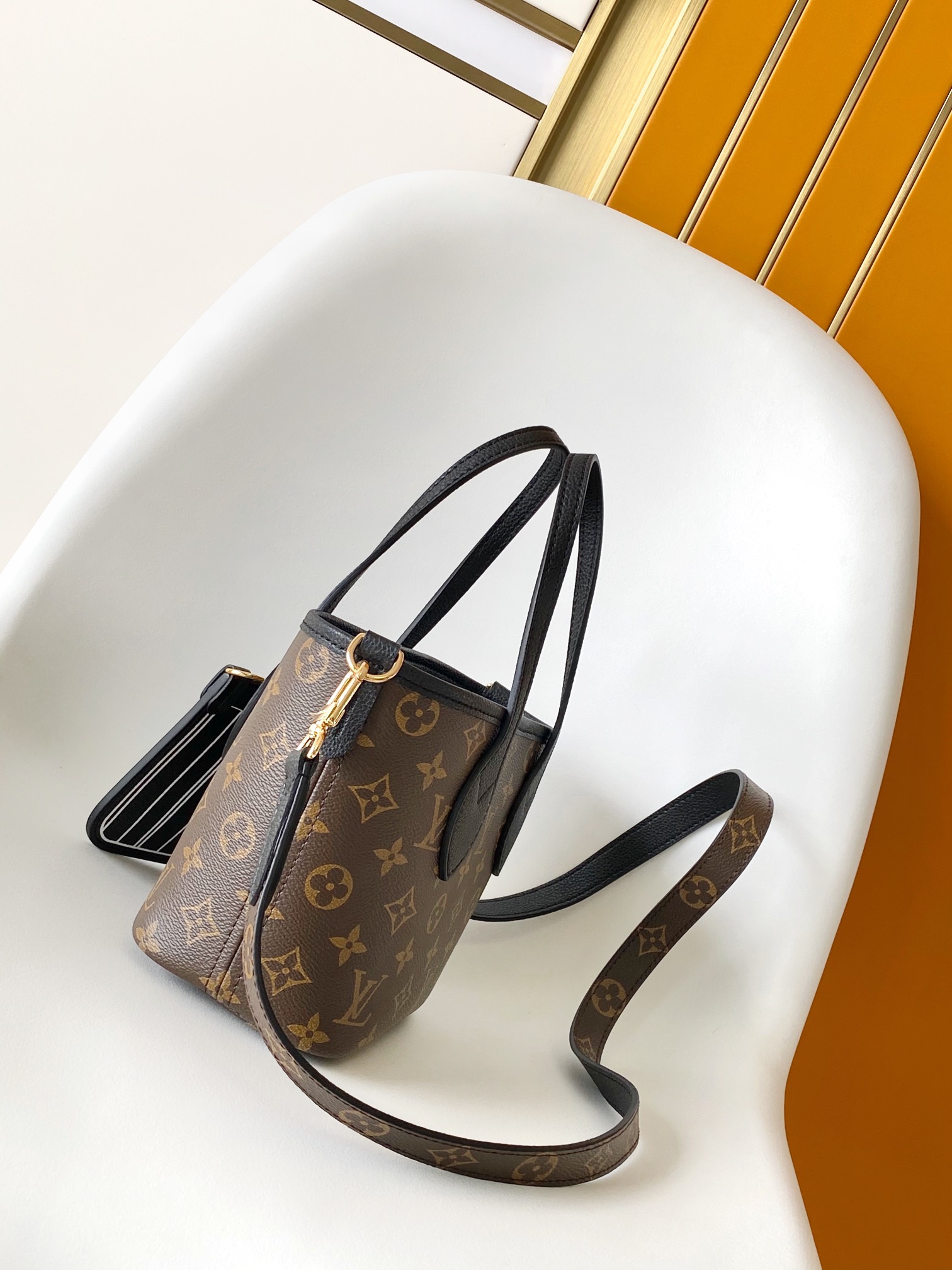 Louis Vuitton Basic Bag Canvas Black M-l-s