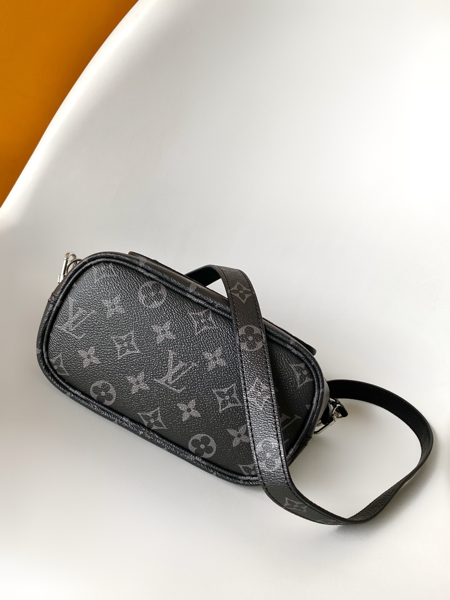 Louis Vuitton Basic Bag Canvas Black M-l-s