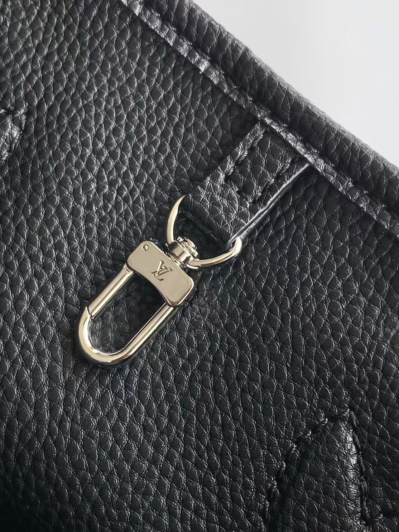 Louis Vuitton Basic Bag Canvas Black M-l-s