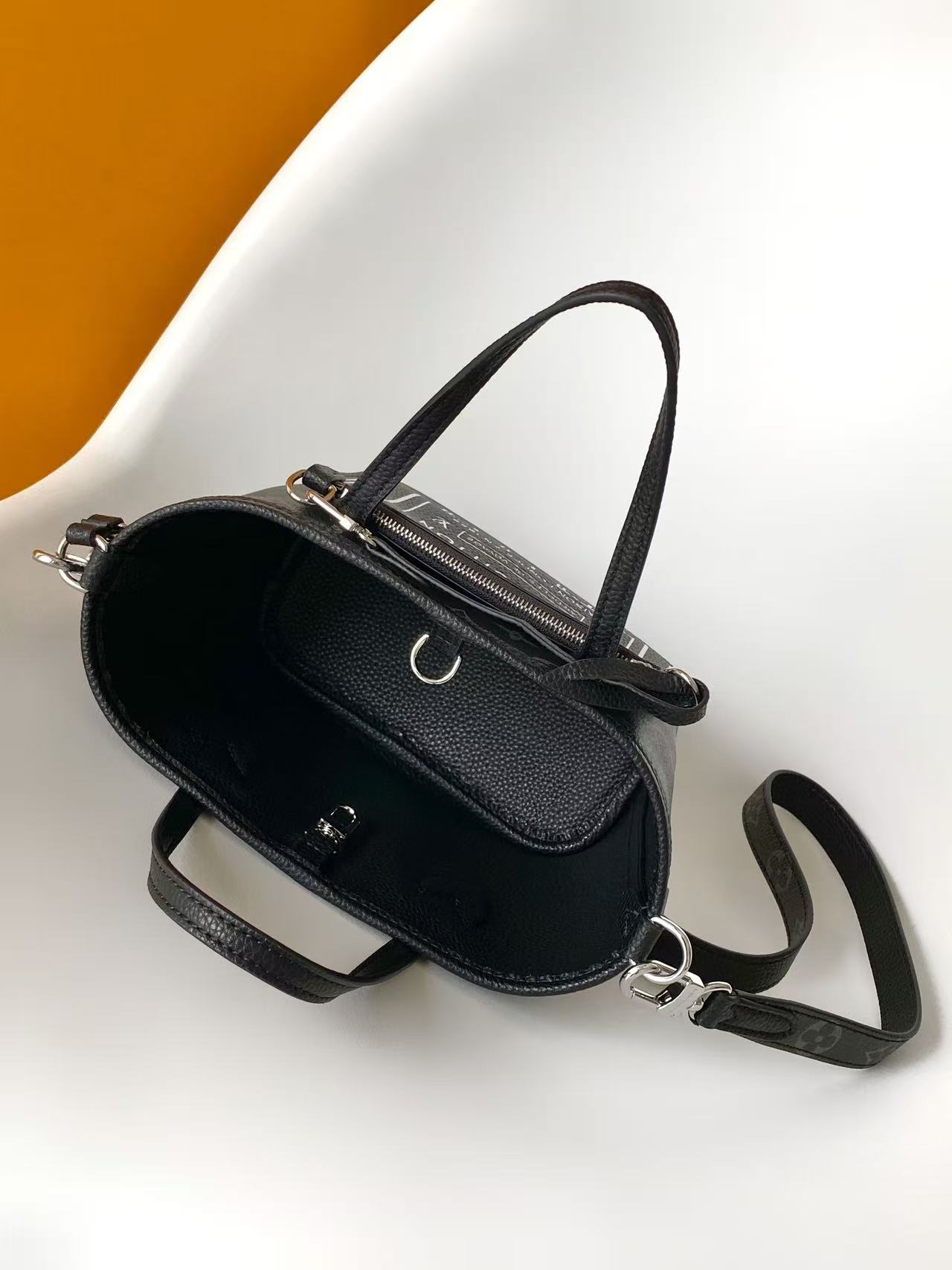 Louis Vuitton Basic Bag Canvas Black M-l-s