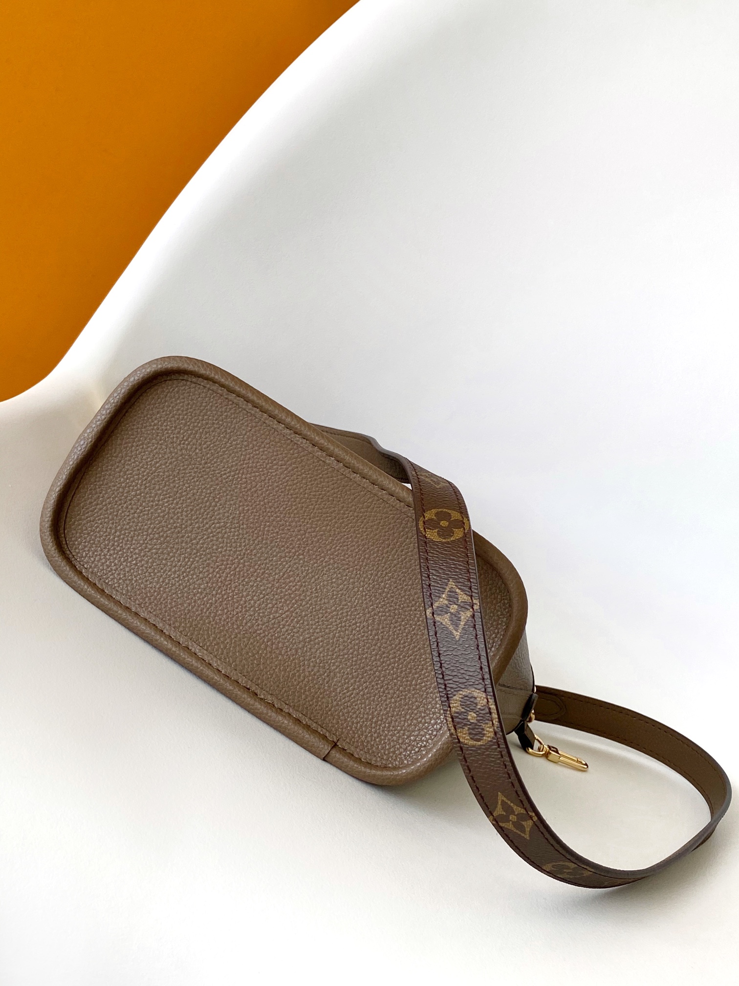 Louis Vuitton Basic Bag Canvas Black M-l-s