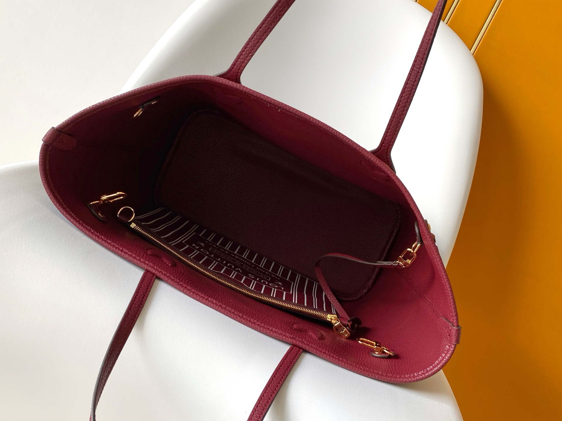 Louis Vuitton Basic Bag Canvas Black M-l-s