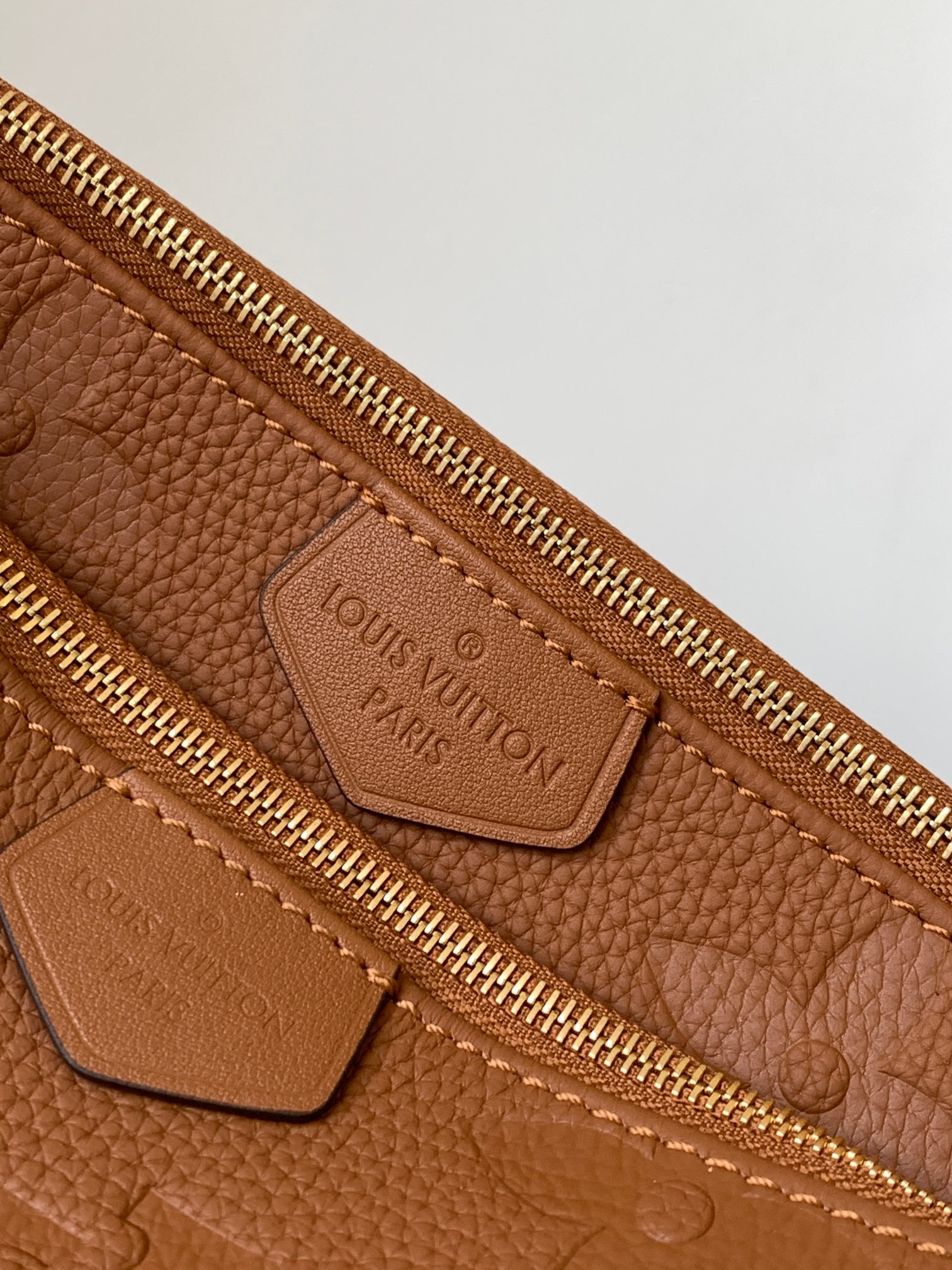 Louis Vuitton Basic Bag Black M