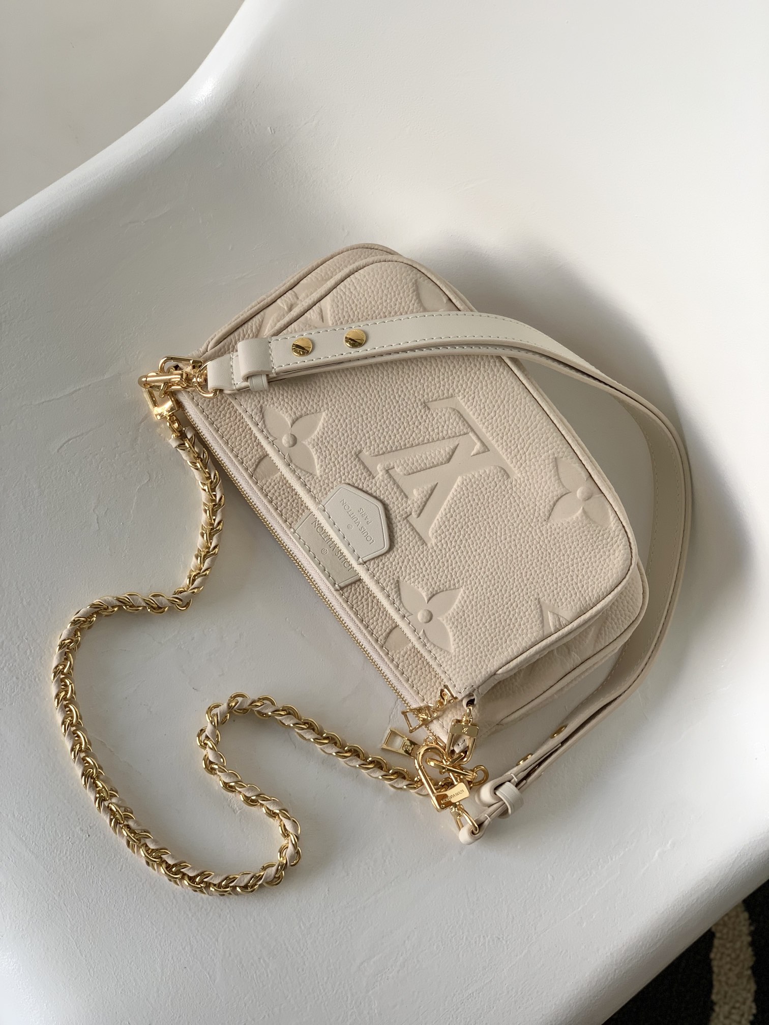 Louis Vuitton Basic Bag Black M