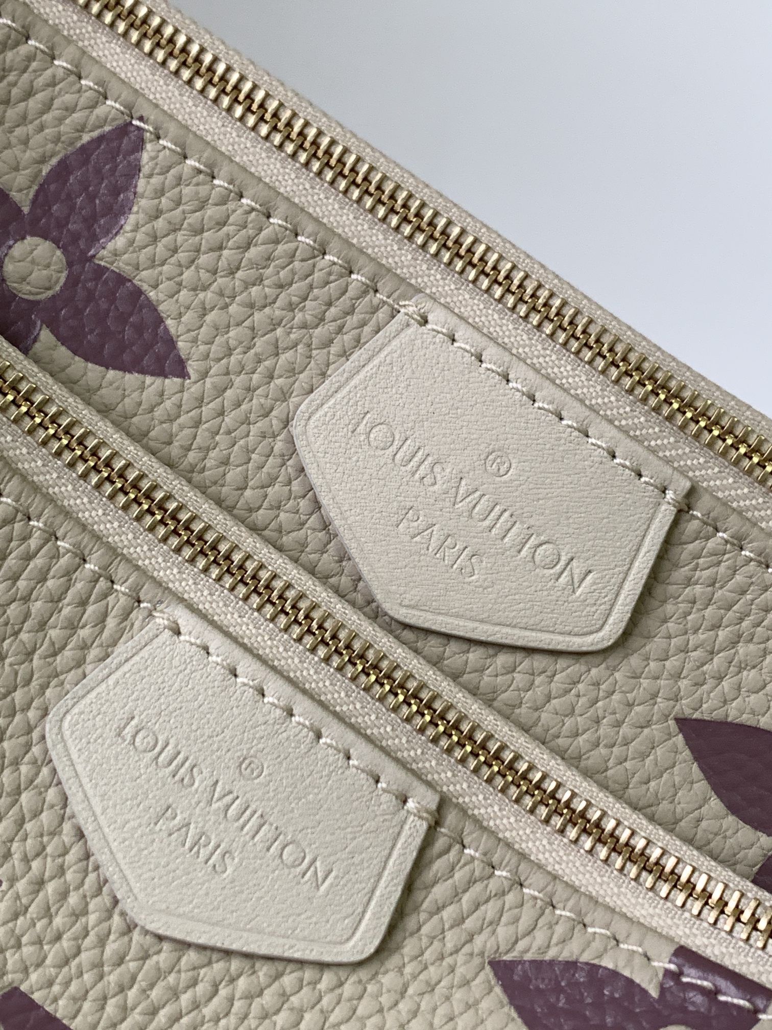 Louis Vuitton Basic Bag Black M