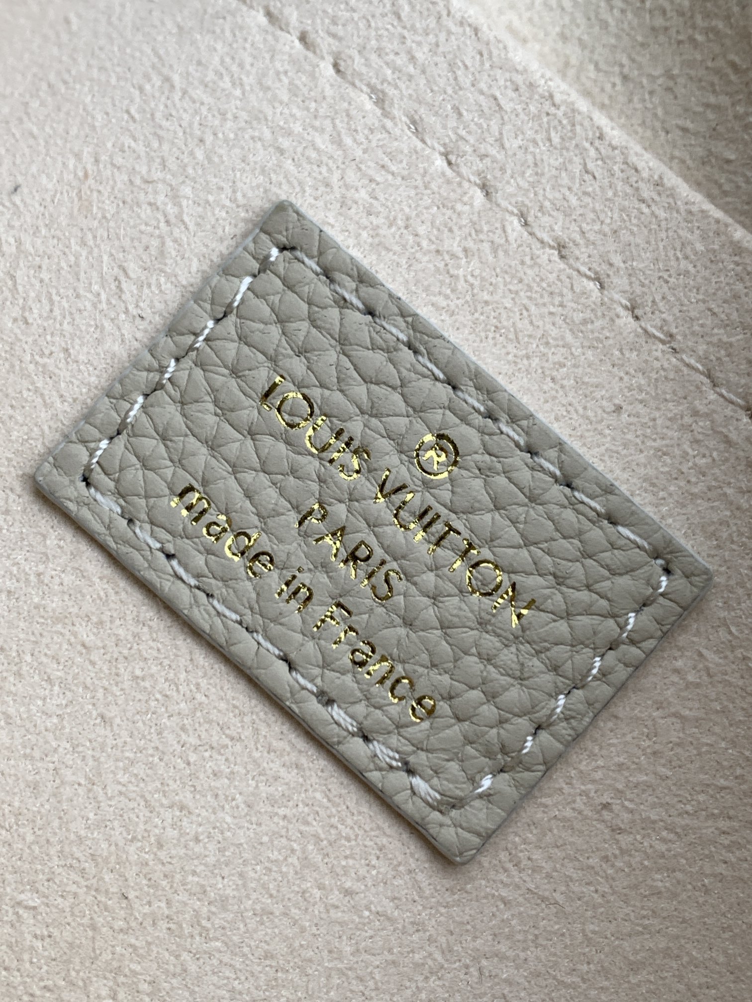 Louis Vuitton Basic Bag Black M