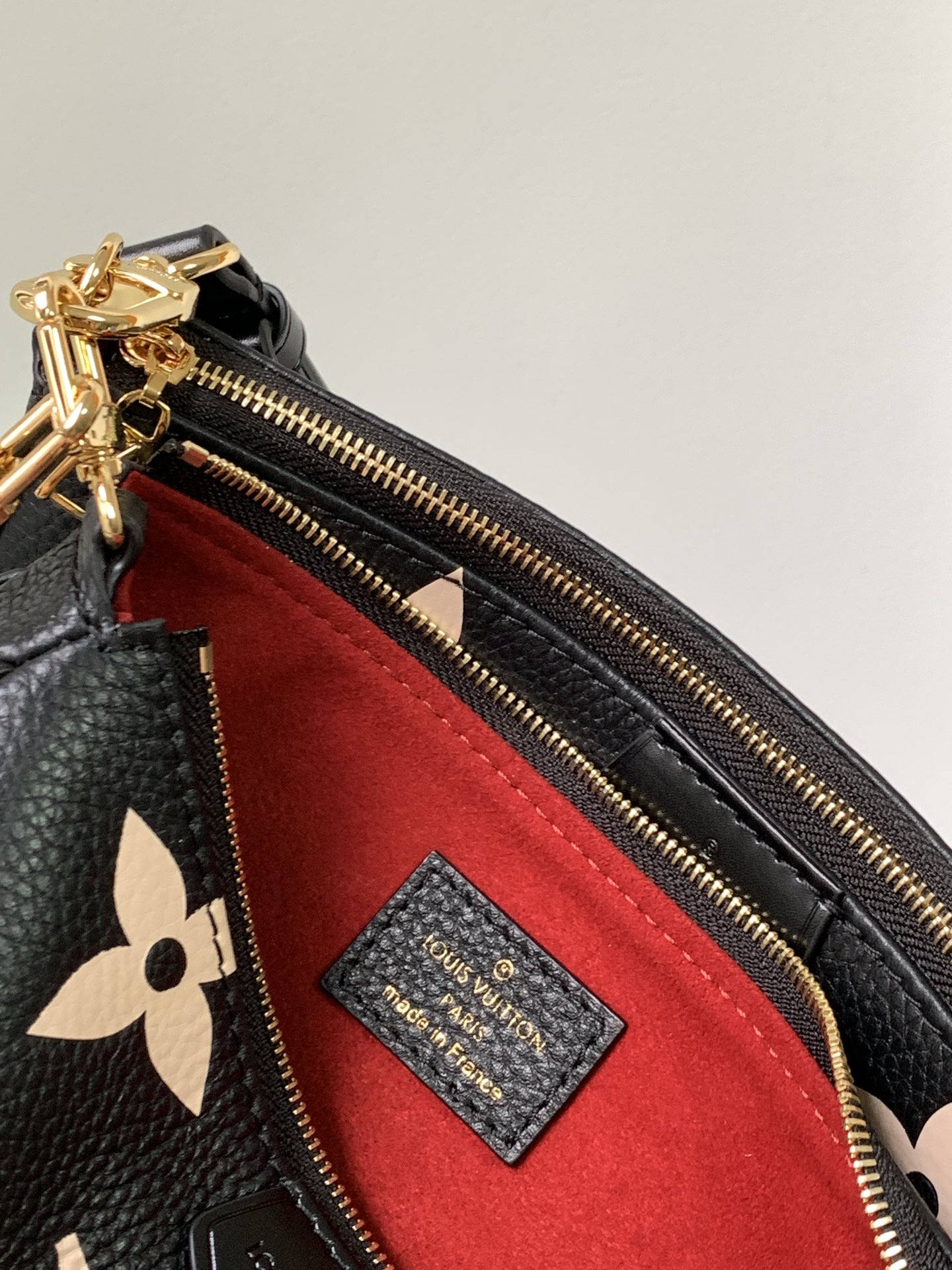 Louis Vuitton Basic Bag Black M