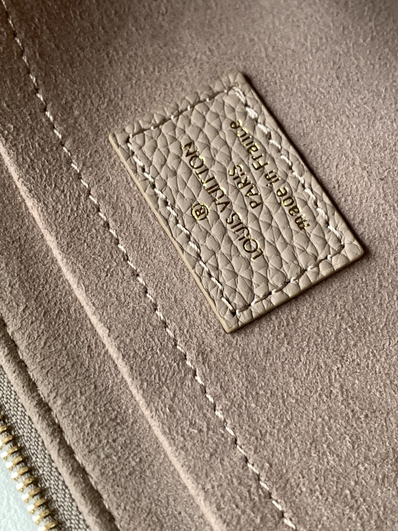 Louis Vuitton Basic Bag Black M