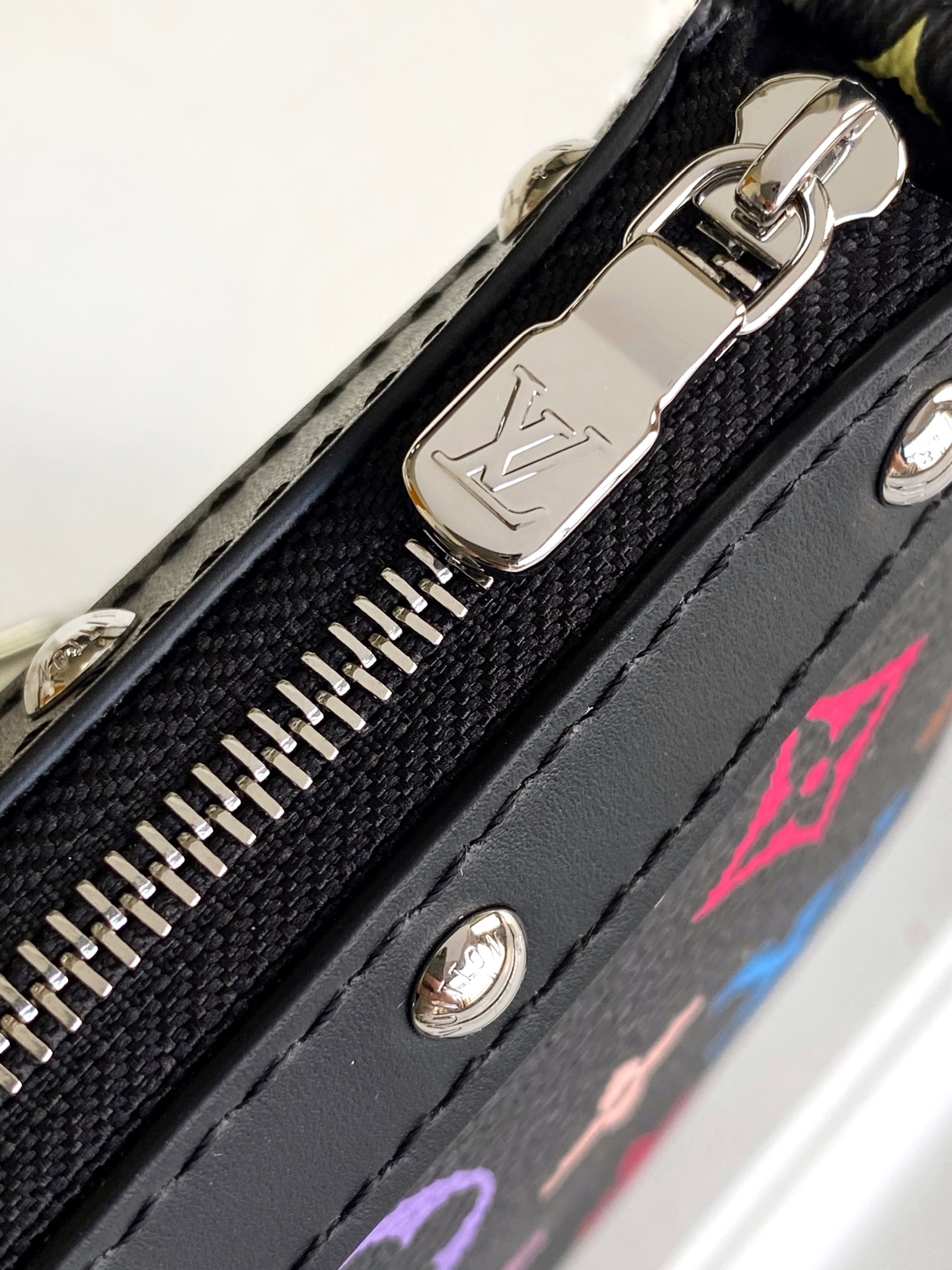 Louis Vuitton Basic Bag Cow Leather M-s