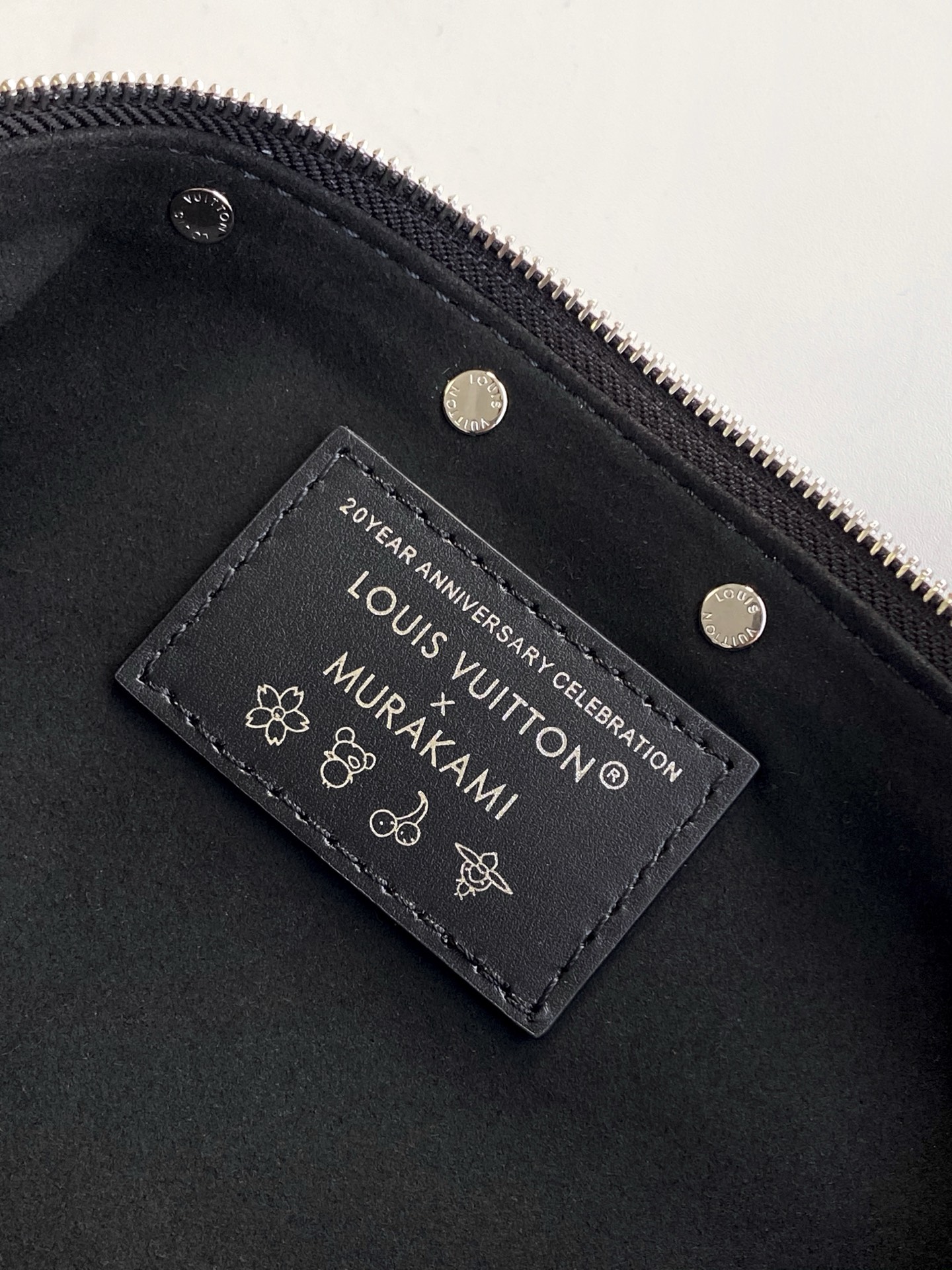 Louis Vuitton Basic Bag Cow Leather M-s