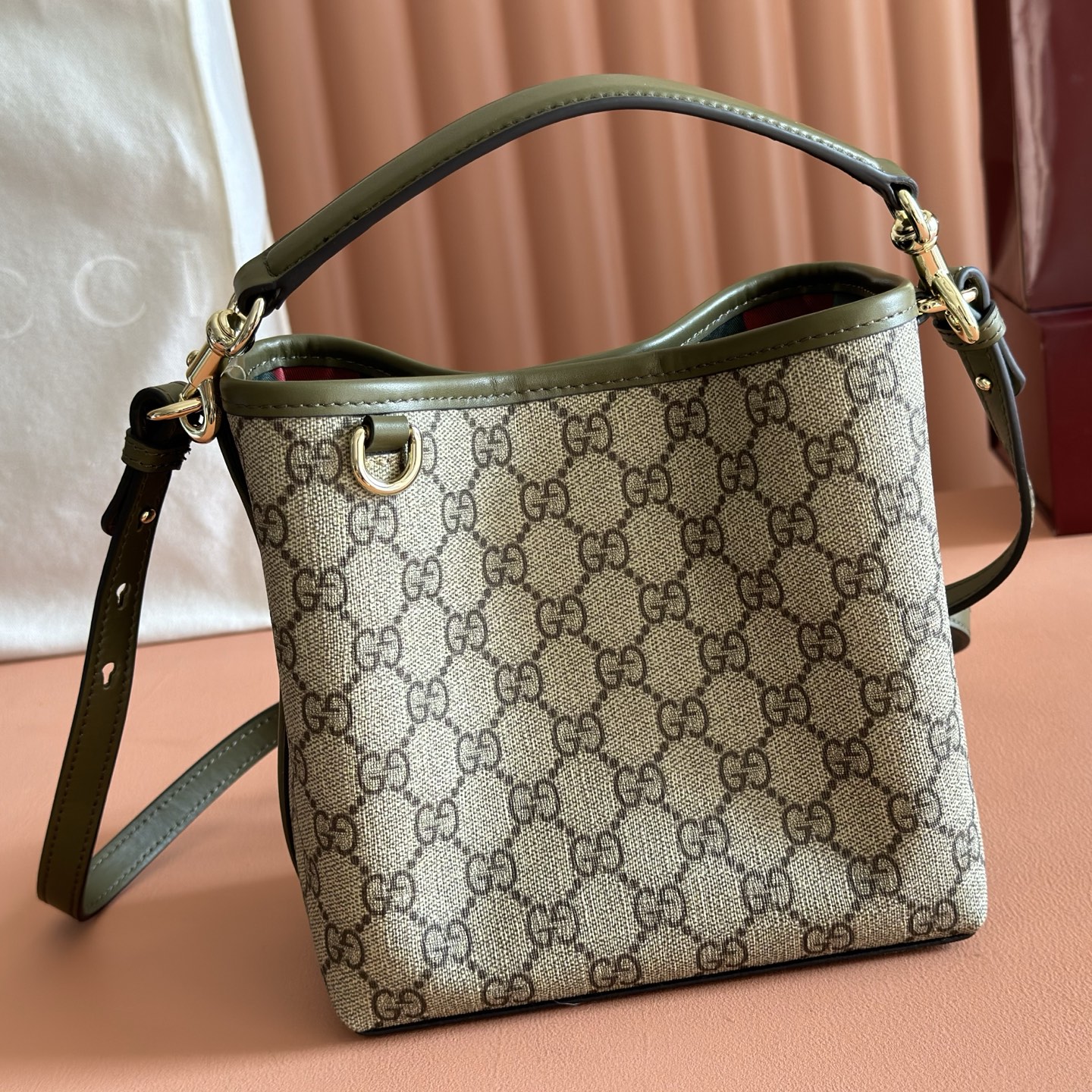 Gucci Bucket Bag Cow Leather Gold M-l