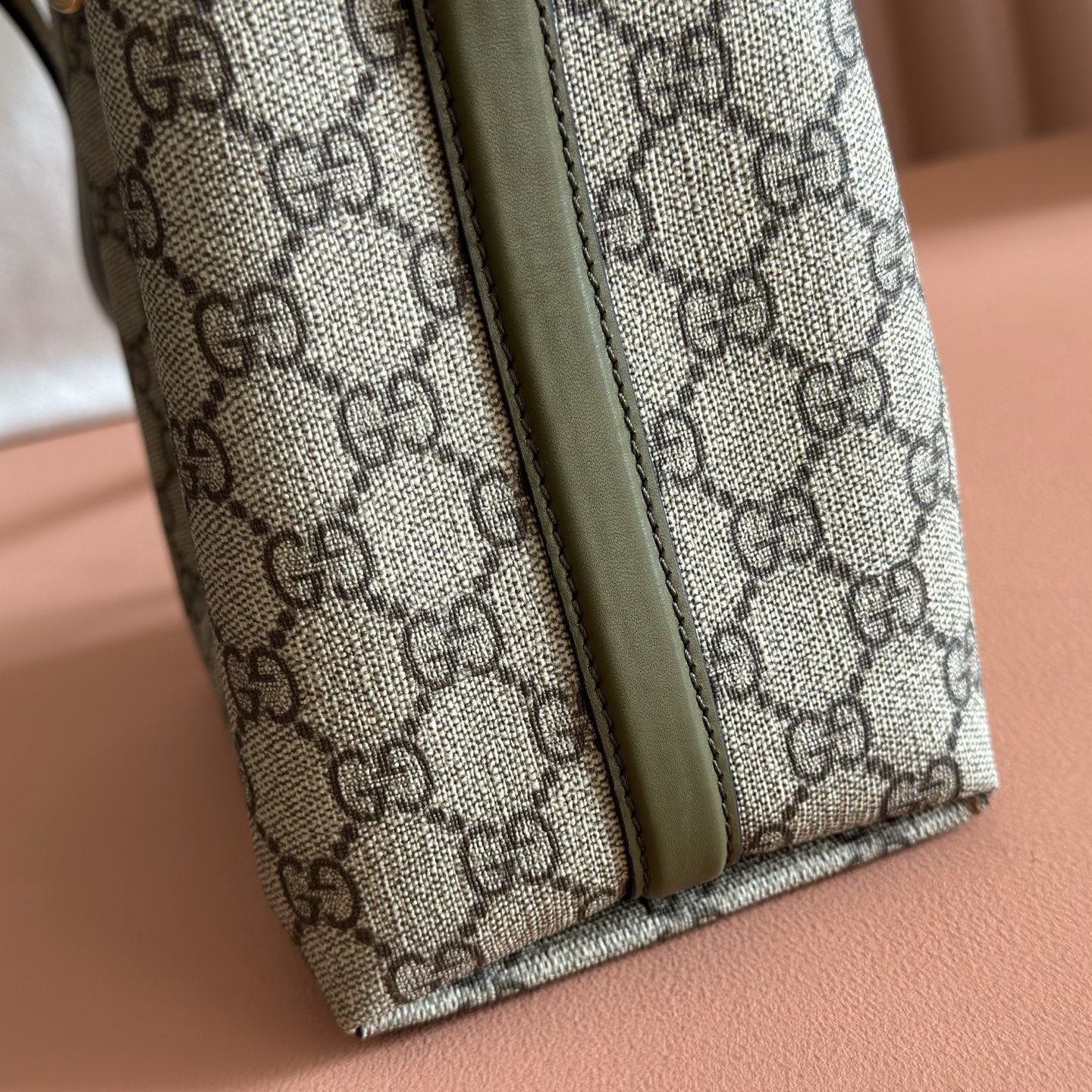 Gucci Bucket Bag Cow Leather Gold M-l