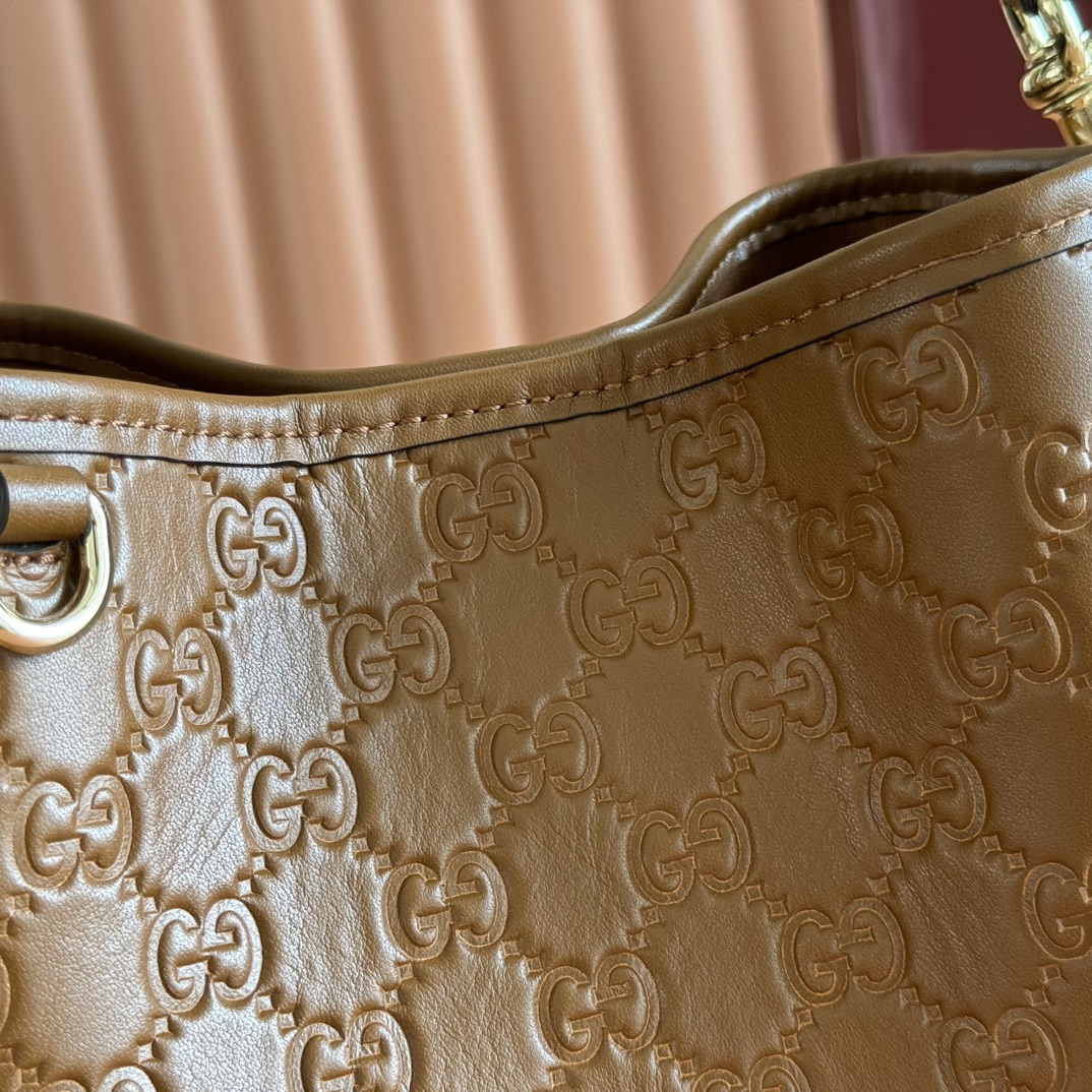 Gucci Bucket Bag Cow Leather Gold M-l