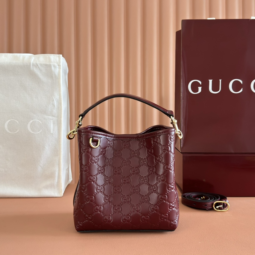 Gucci Bucket Bag Cow Leather Gold M-l