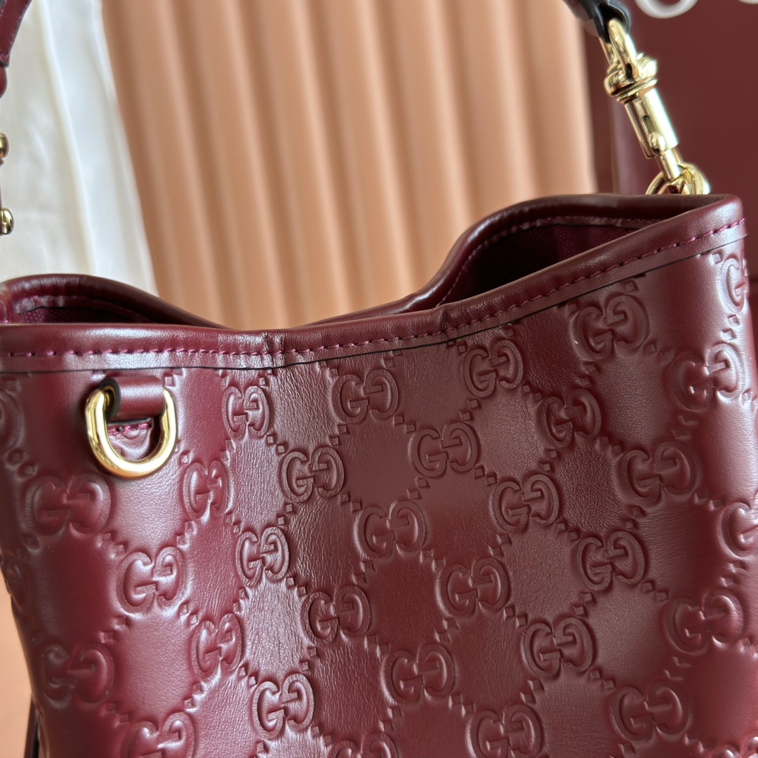 Gucci Bucket Bag Cow Leather Gold M-l