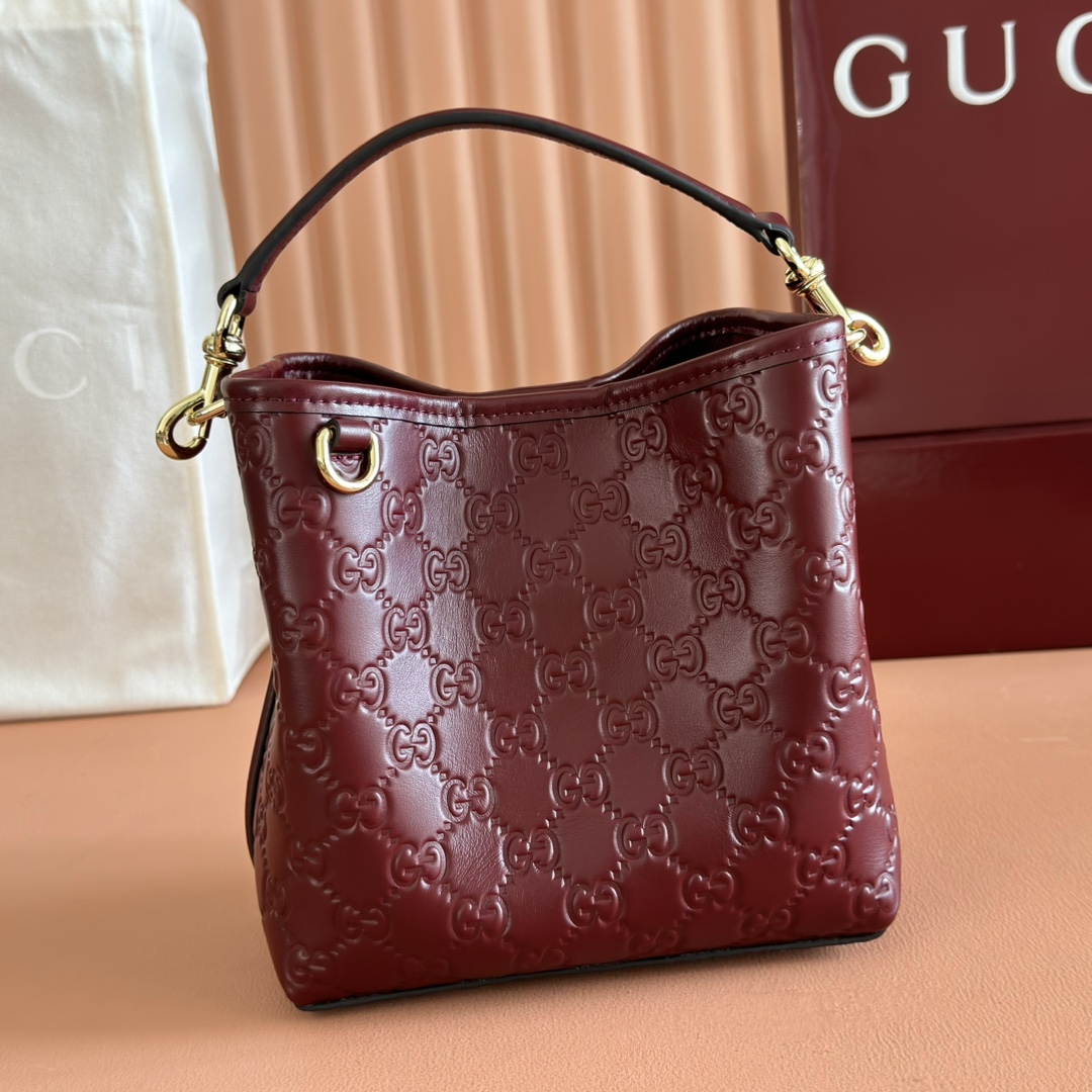 Gucci Bucket Bag Cow Leather Gold M-l