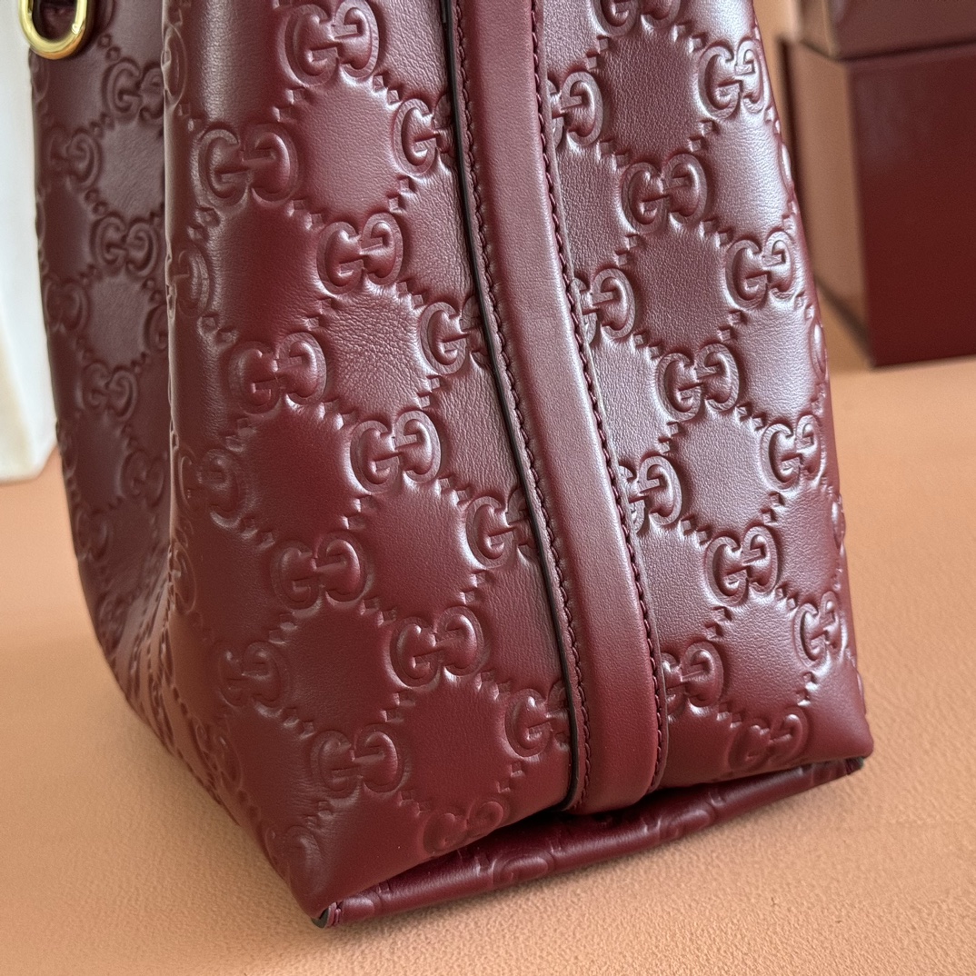 Gucci Bucket Bag Cow Leather Gold M-l