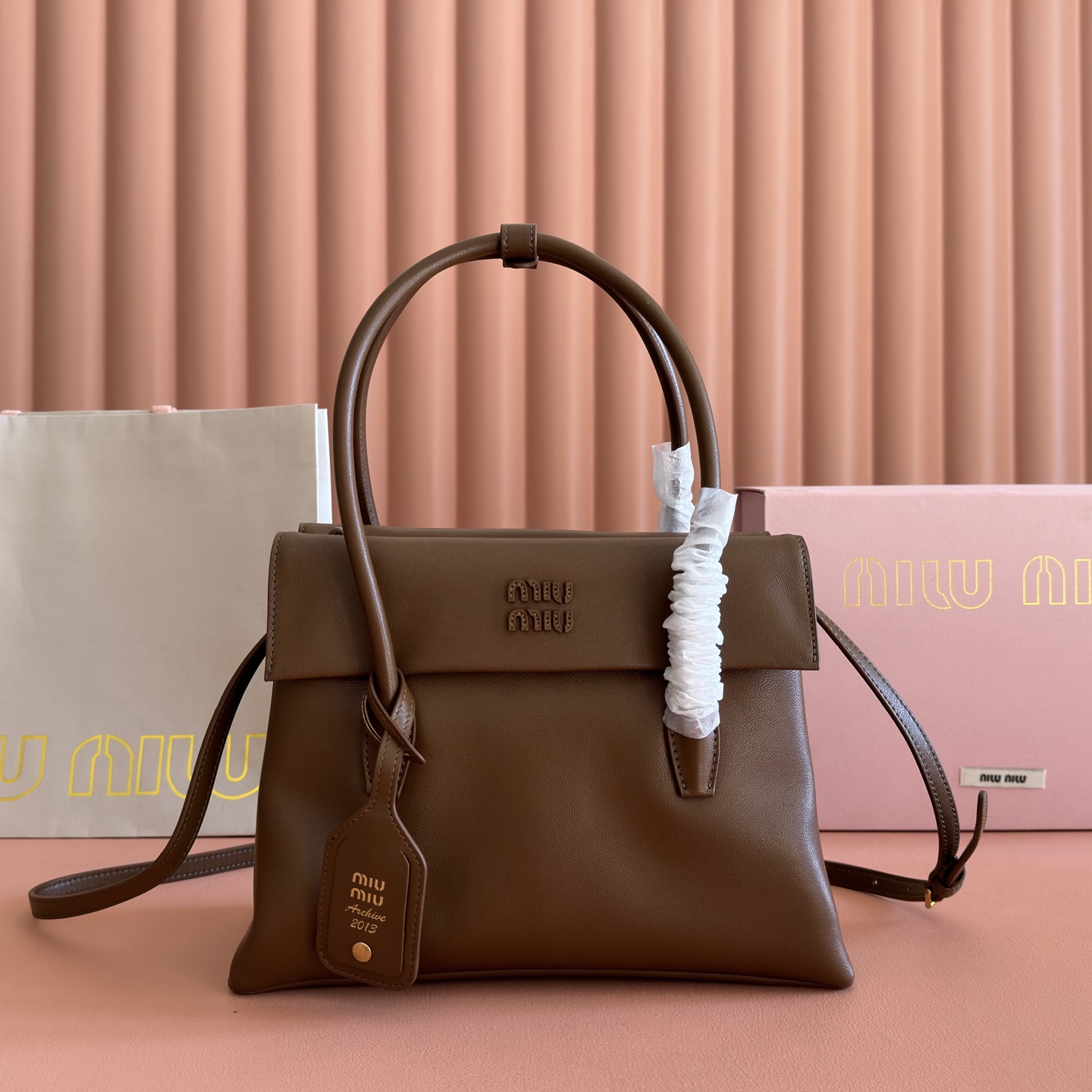 Miu Miu Basic Bag Cow Leather Gold M-l-s