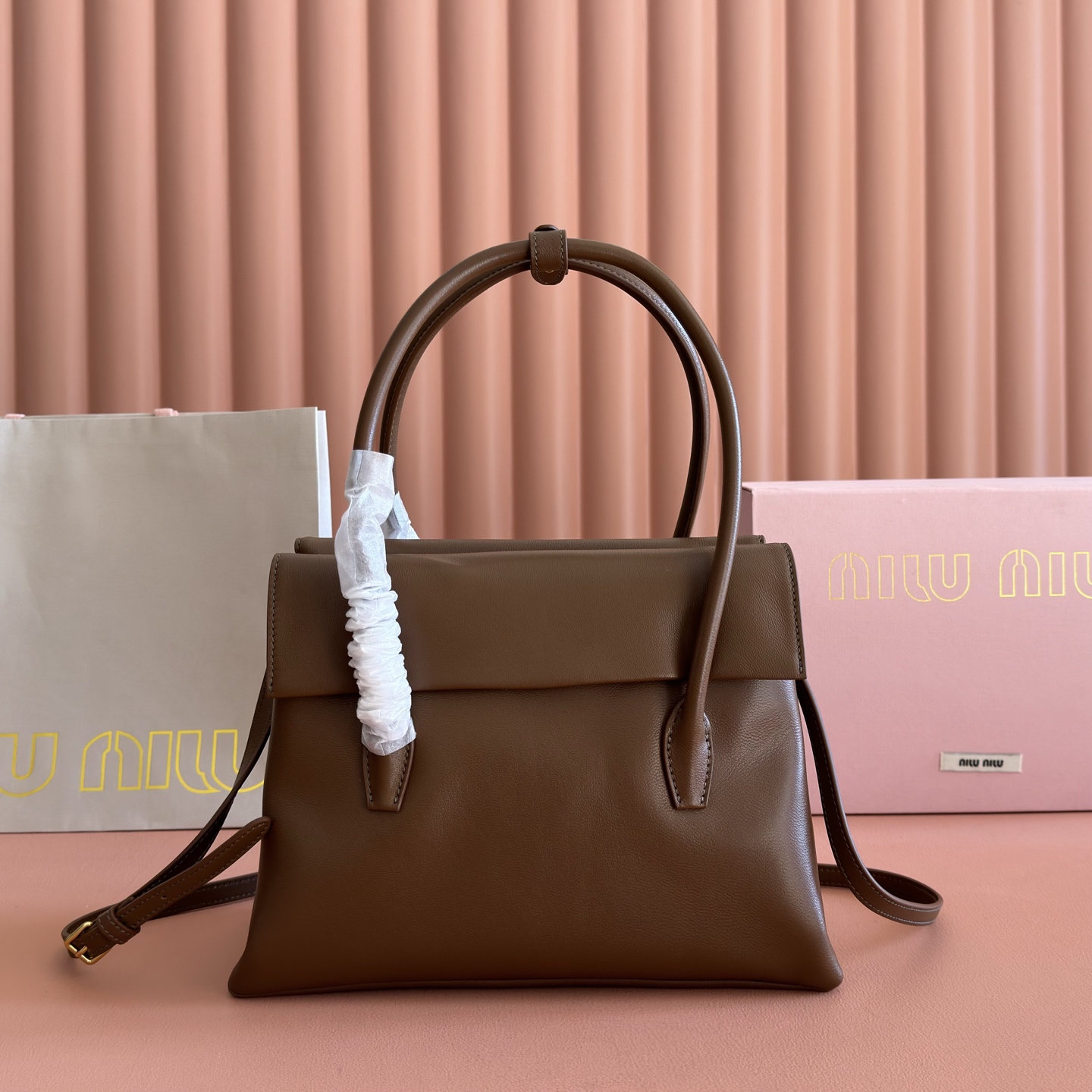 Miu Miu Basic Bag Cow Leather Gold M-l-s