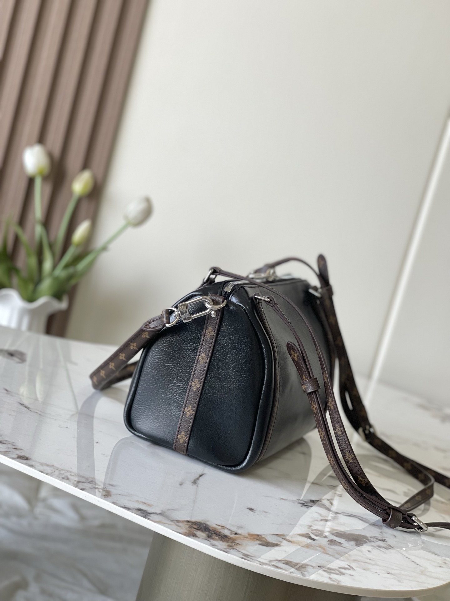 Louis Vuitton Basic Bag Cow Leather M-l-s