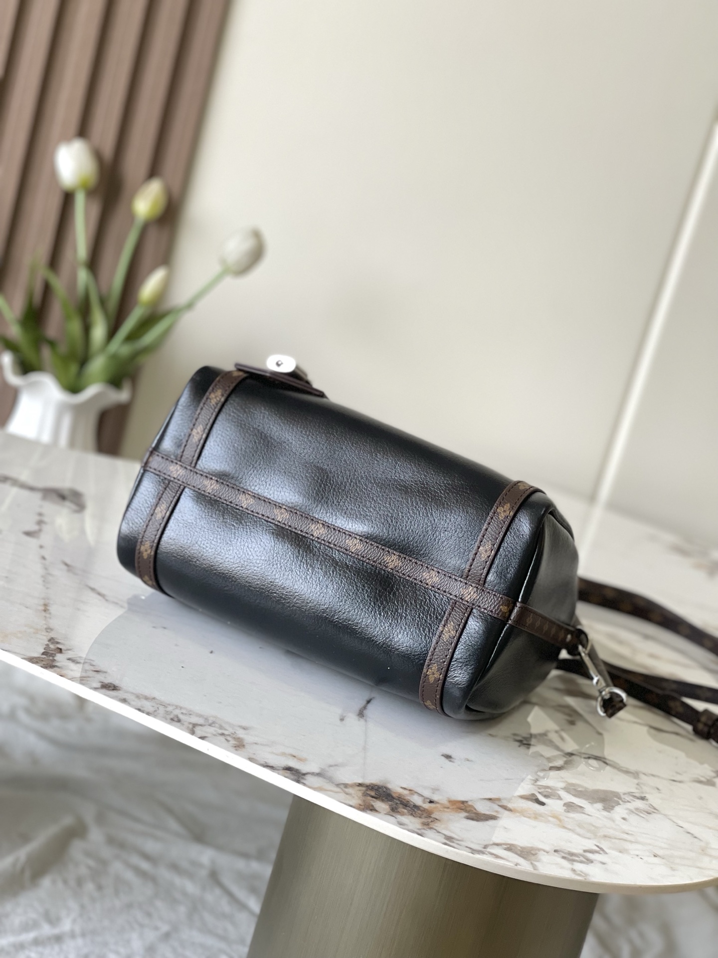 Louis Vuitton Basic Bag Cow Leather M-l-s