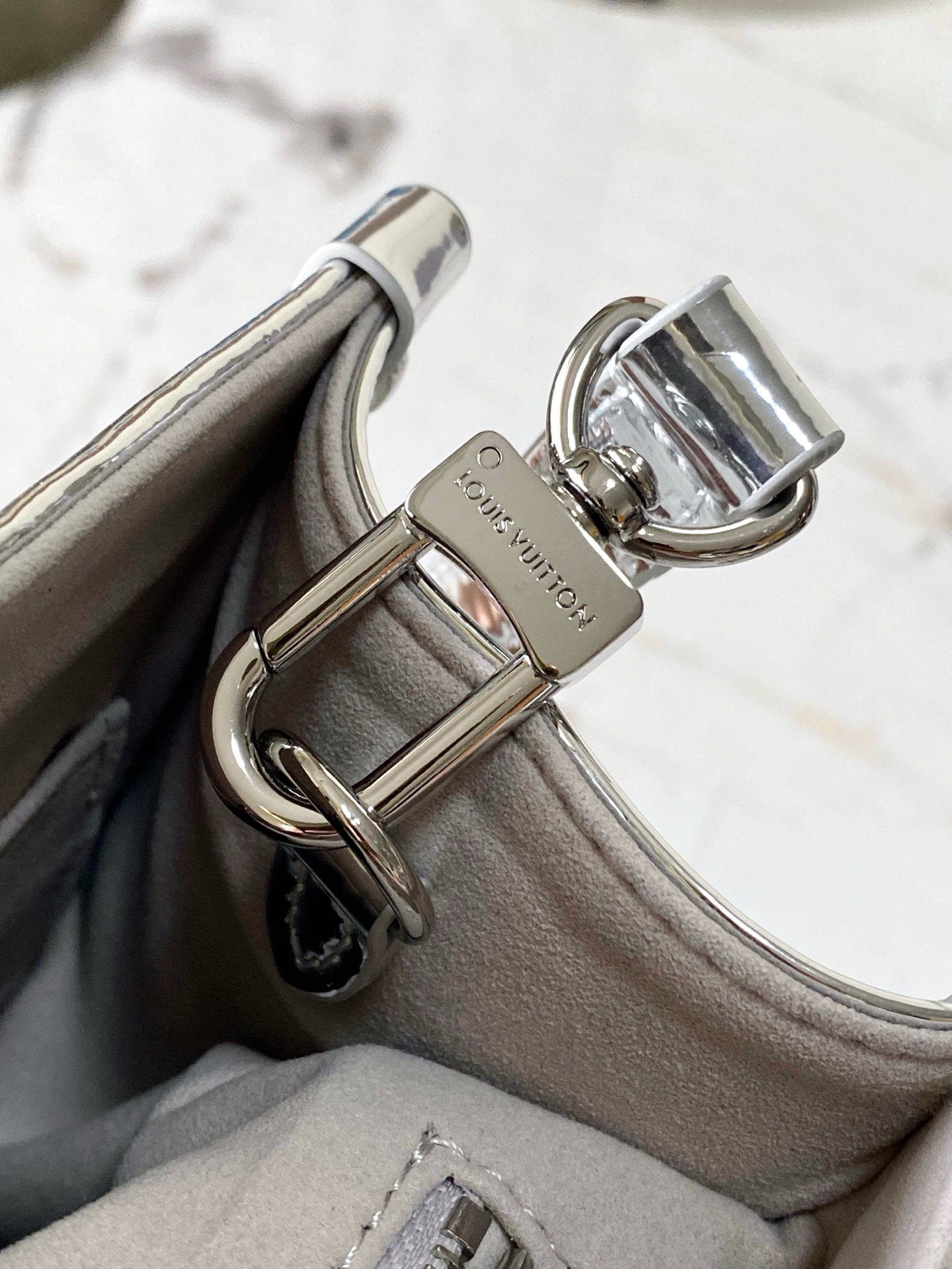 Louis Vuitton Basic Bag Canvas Silver M-l-s