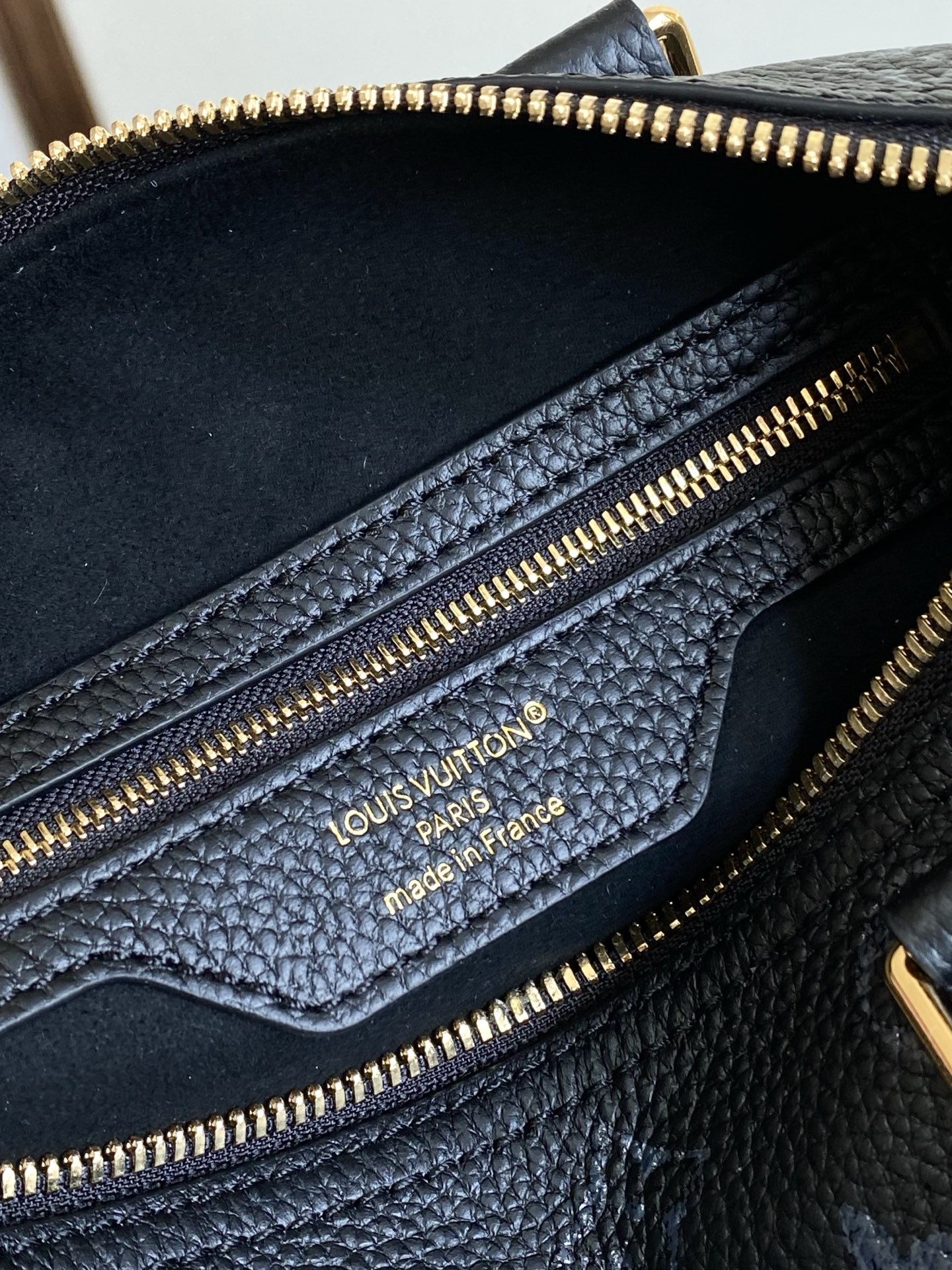 Louis Vuitton Basic Bag Cow Leather M-l-s