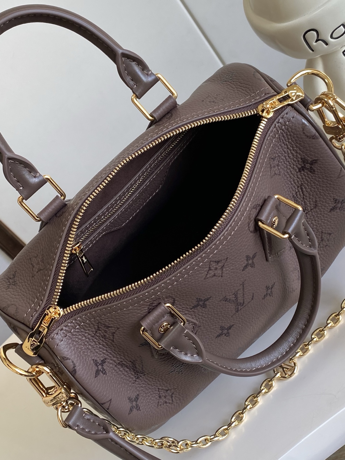 Louis Vuitton Basic Bag Cow Leather M-l-s