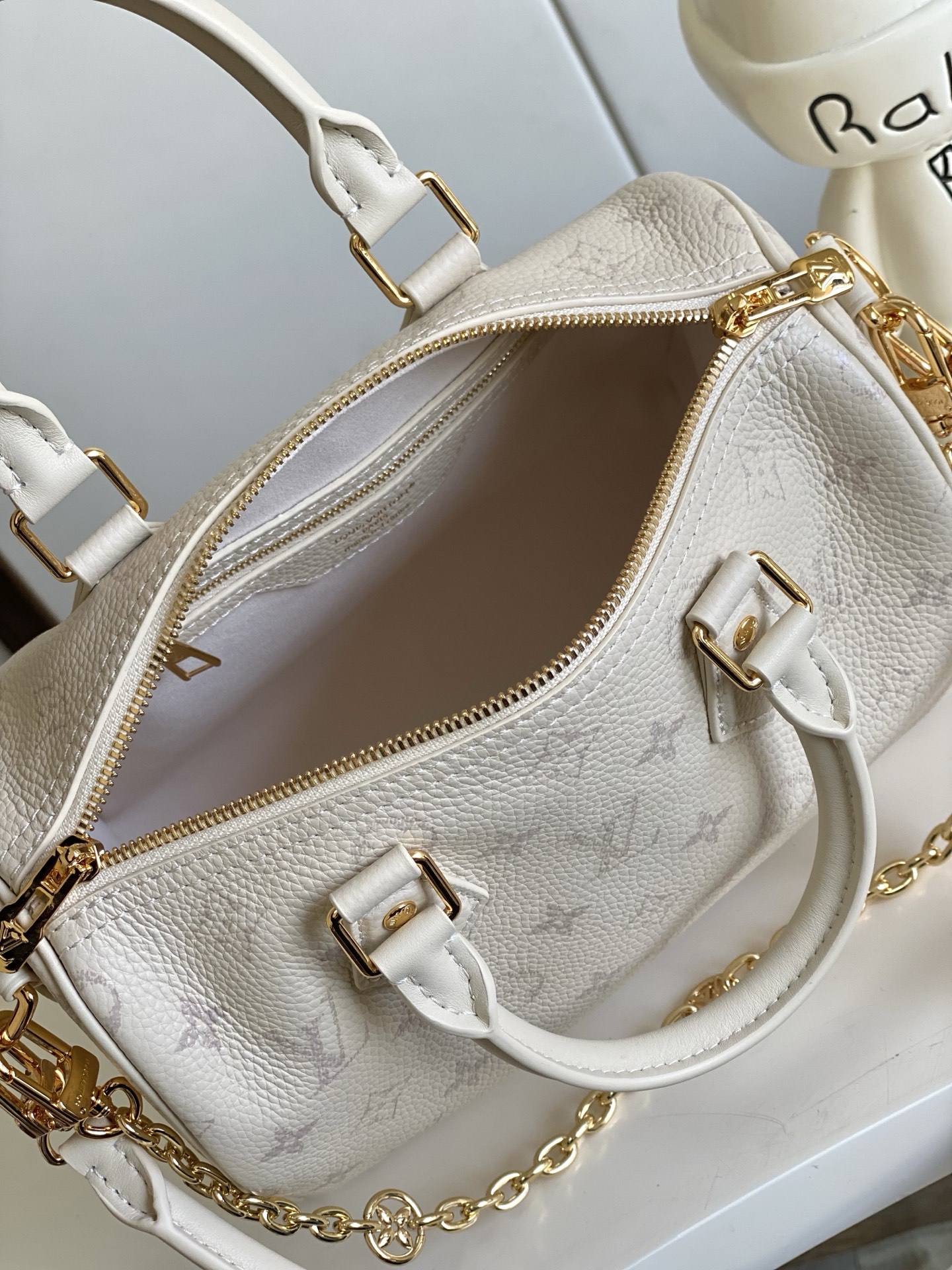 Louis Vuitton Basic Bag Cow Leather M-l-s