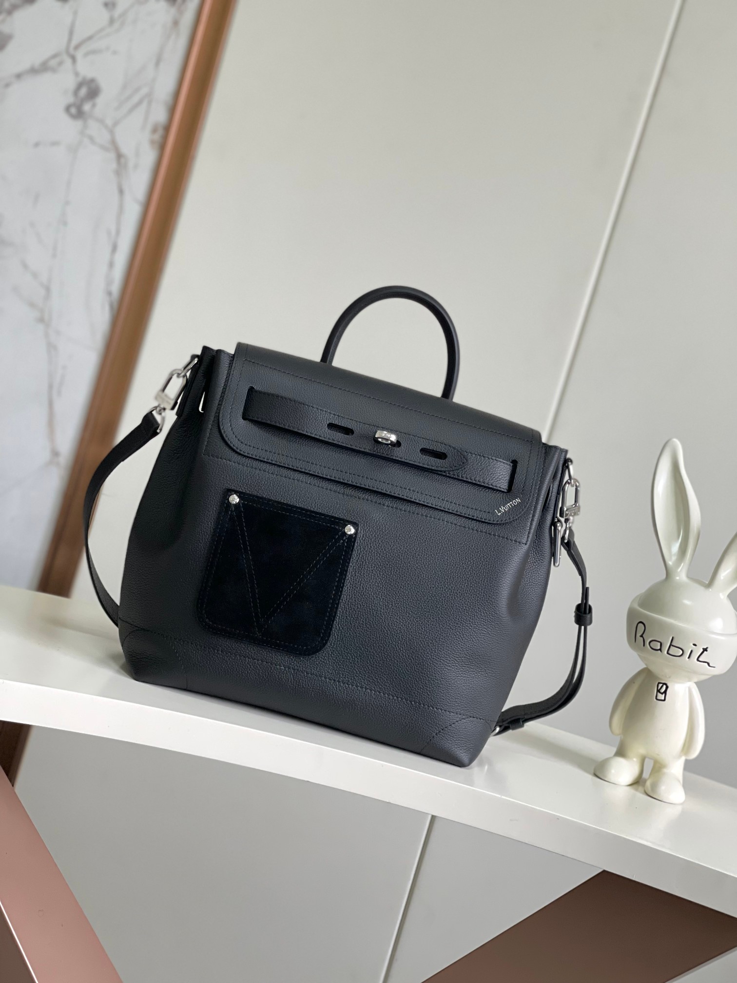 Louis Vuitton Basic Bag Cow Leather M