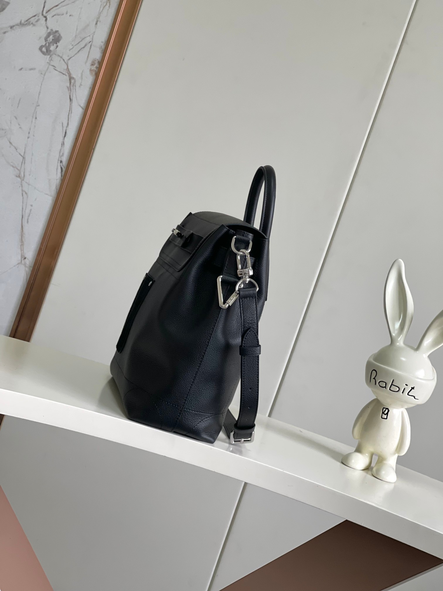 Louis Vuitton Basic Bag Cow Leather M