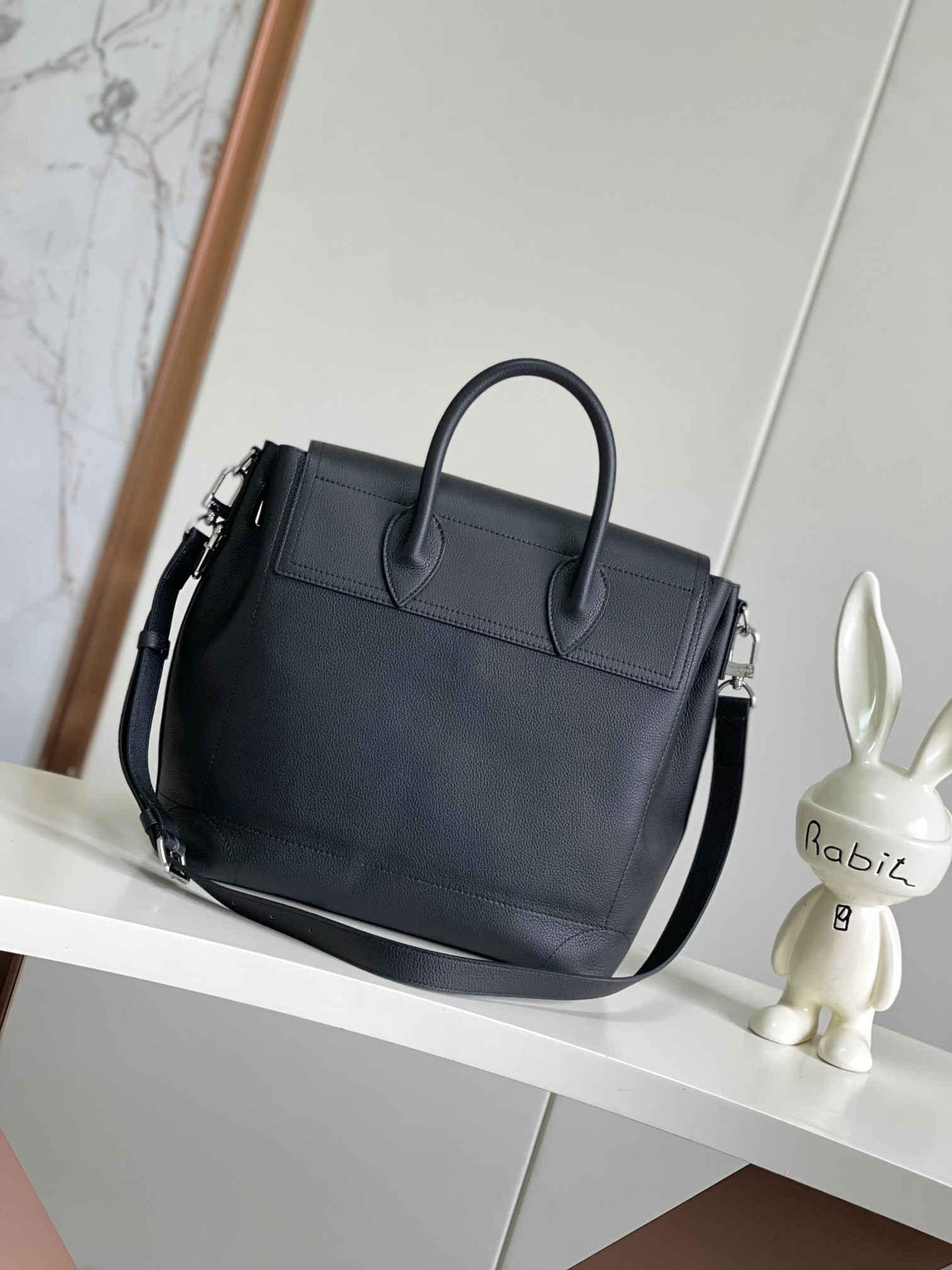 Louis Vuitton Basic Bag Cow Leather M