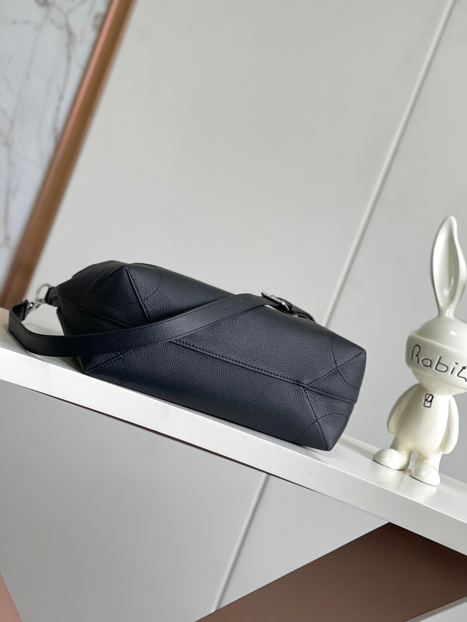 Louis Vuitton Basic Bag Cow Leather M