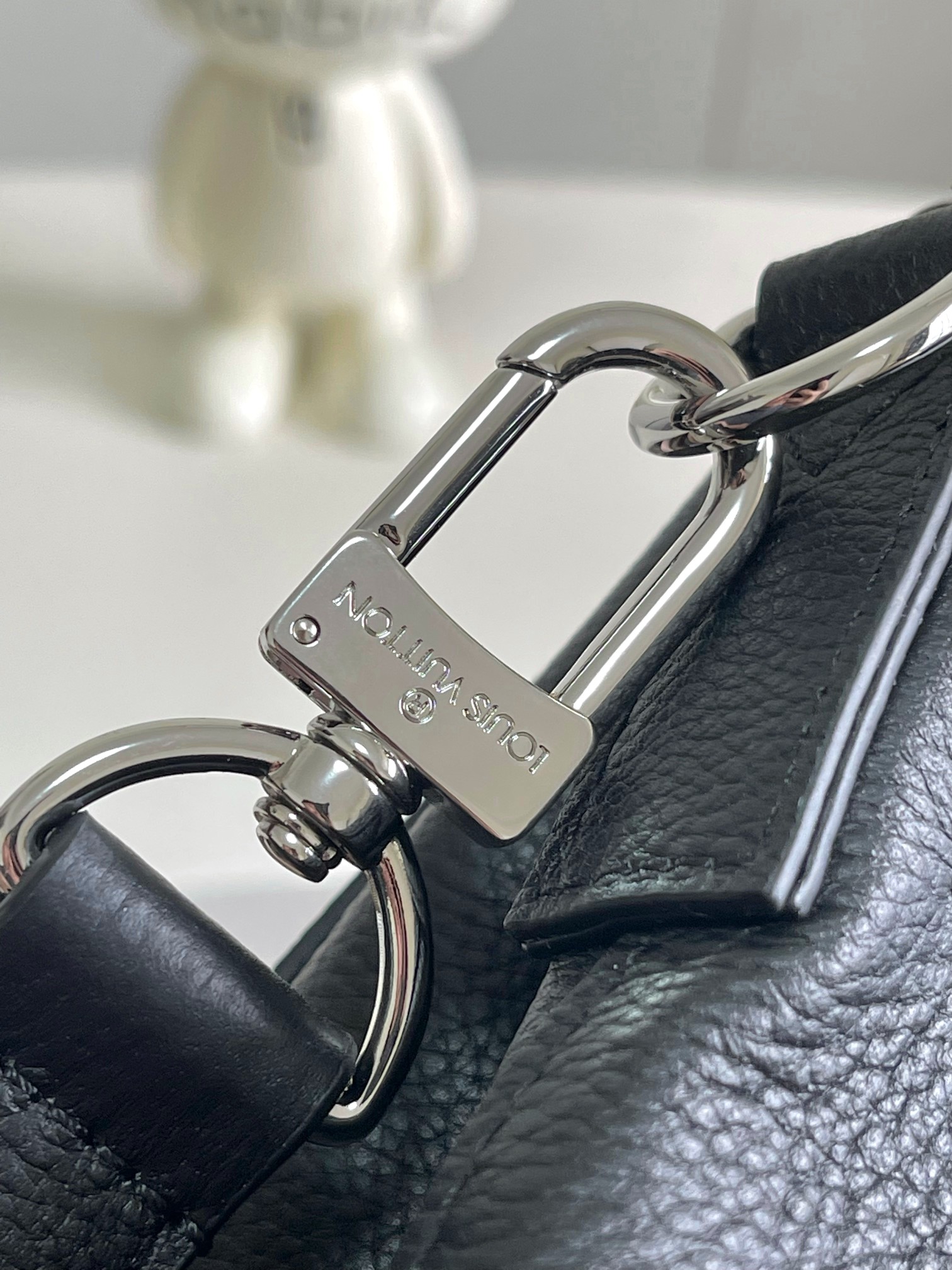 Louis Vuitton Basic Bag Cow Leather M