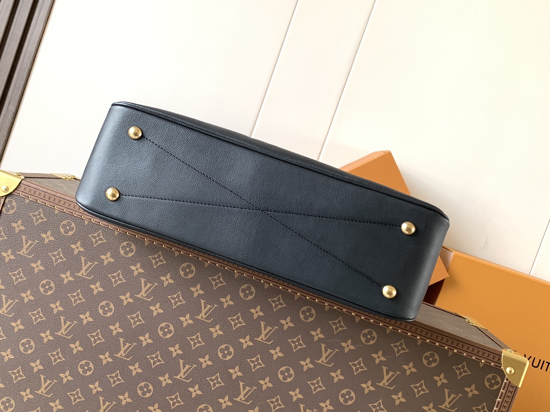 Louis Vuitton Basic Bag Cow Leather Black M-l