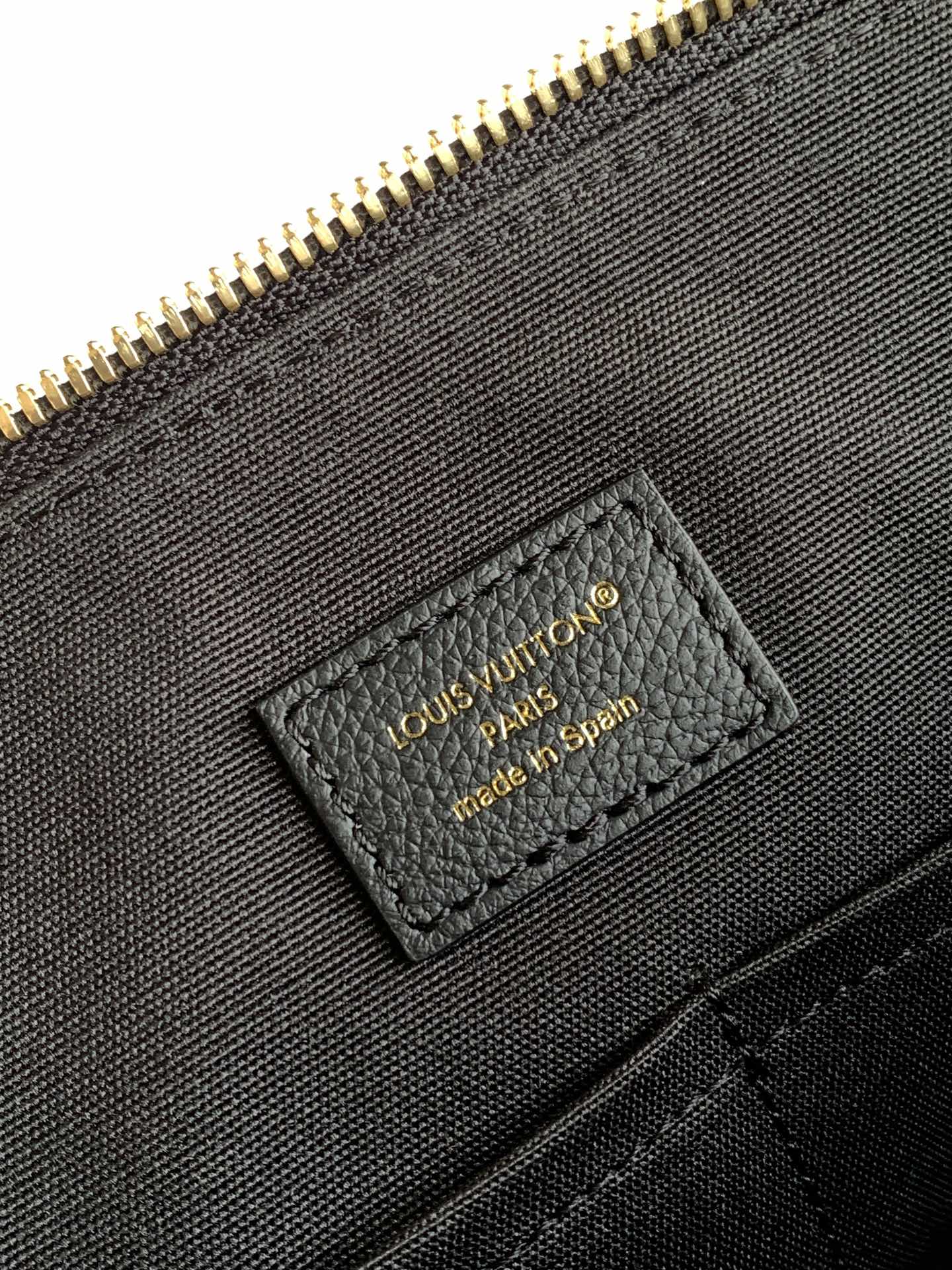 Louis Vuitton Basic Bag Cow Leather Black M-l