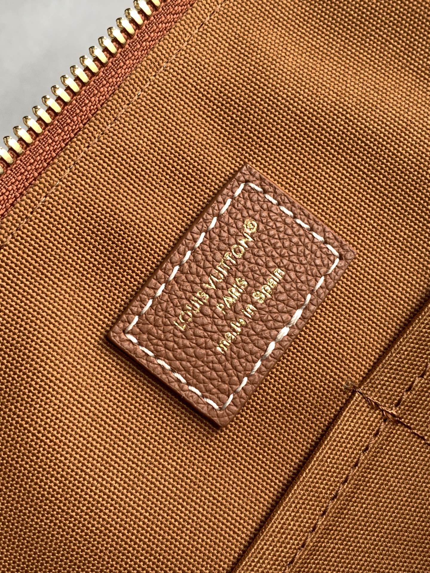 Louis Vuitton Basic Bag Cow Leather Black M-l