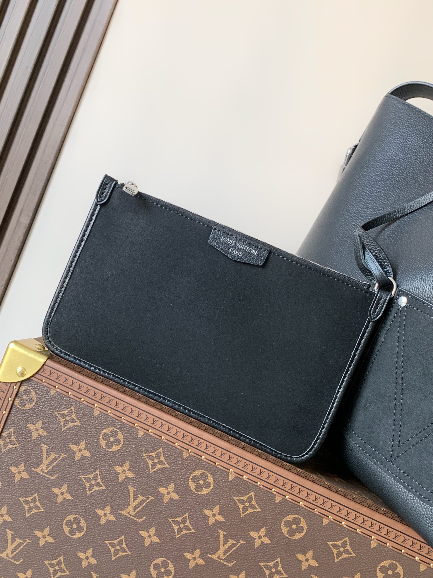 Louis Vuitton Basic Bag Cow Leather M-l-s