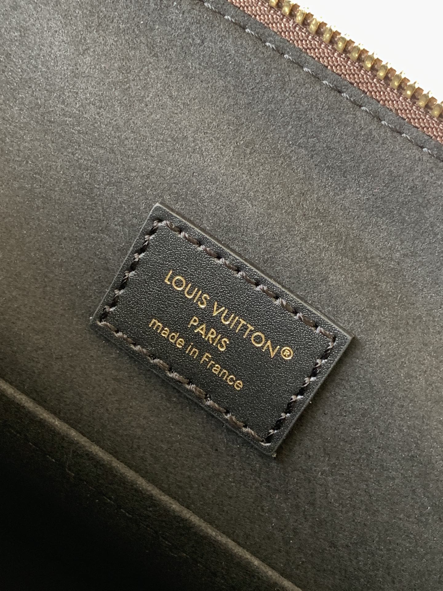 Louis Vuitton Male Basic Bag Cow Leather M-l