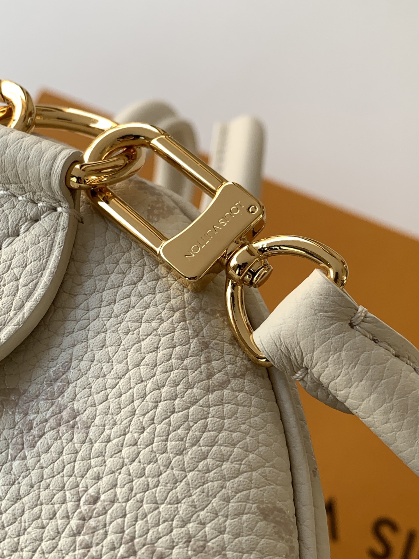 Louis Vuitton Basic Bag Cow Leather Black M-l-s