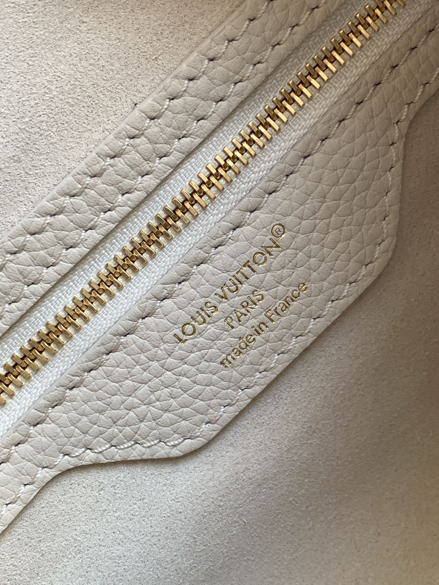 Louis Vuitton Basic Bag Cow Leather Black M-l-s