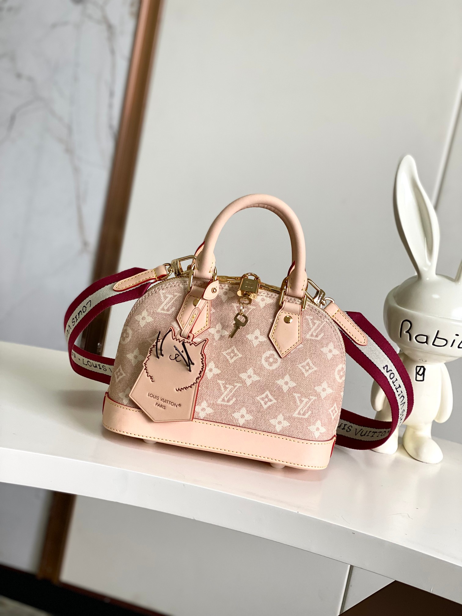 Louis Vuitton Basic Bag Cow Leather M-l-s