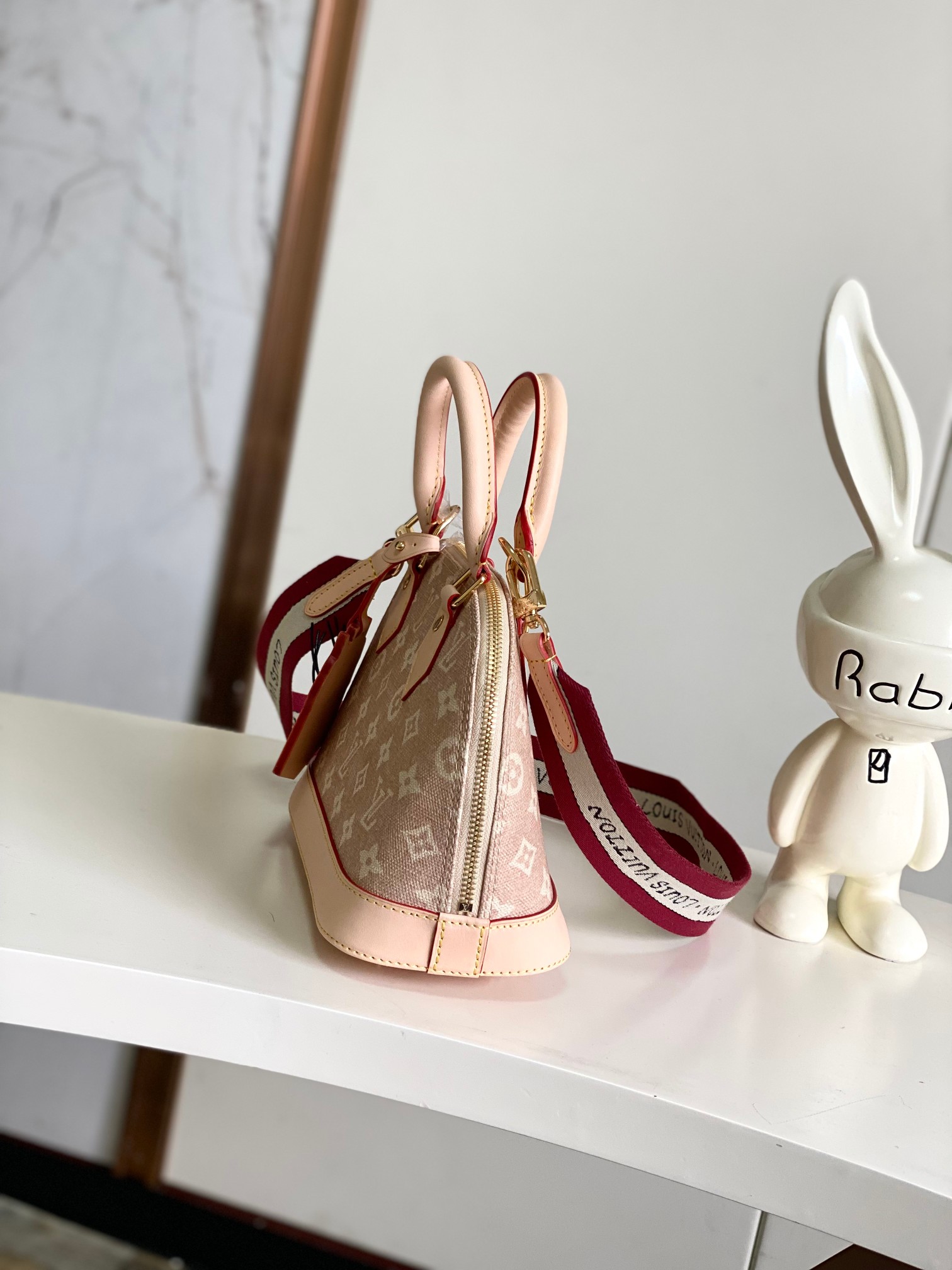 Louis Vuitton Basic Bag Cow Leather M-l-s