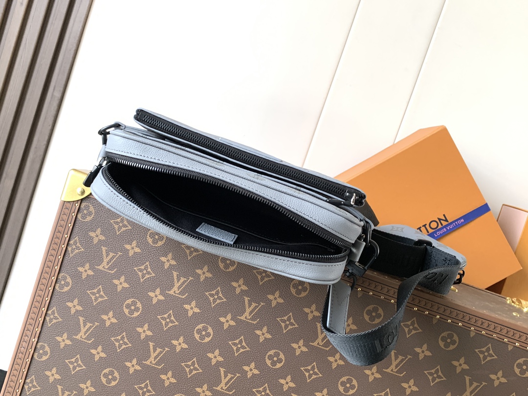 Louis Vuitton Messenger Bag Cow Leather Gray M-s