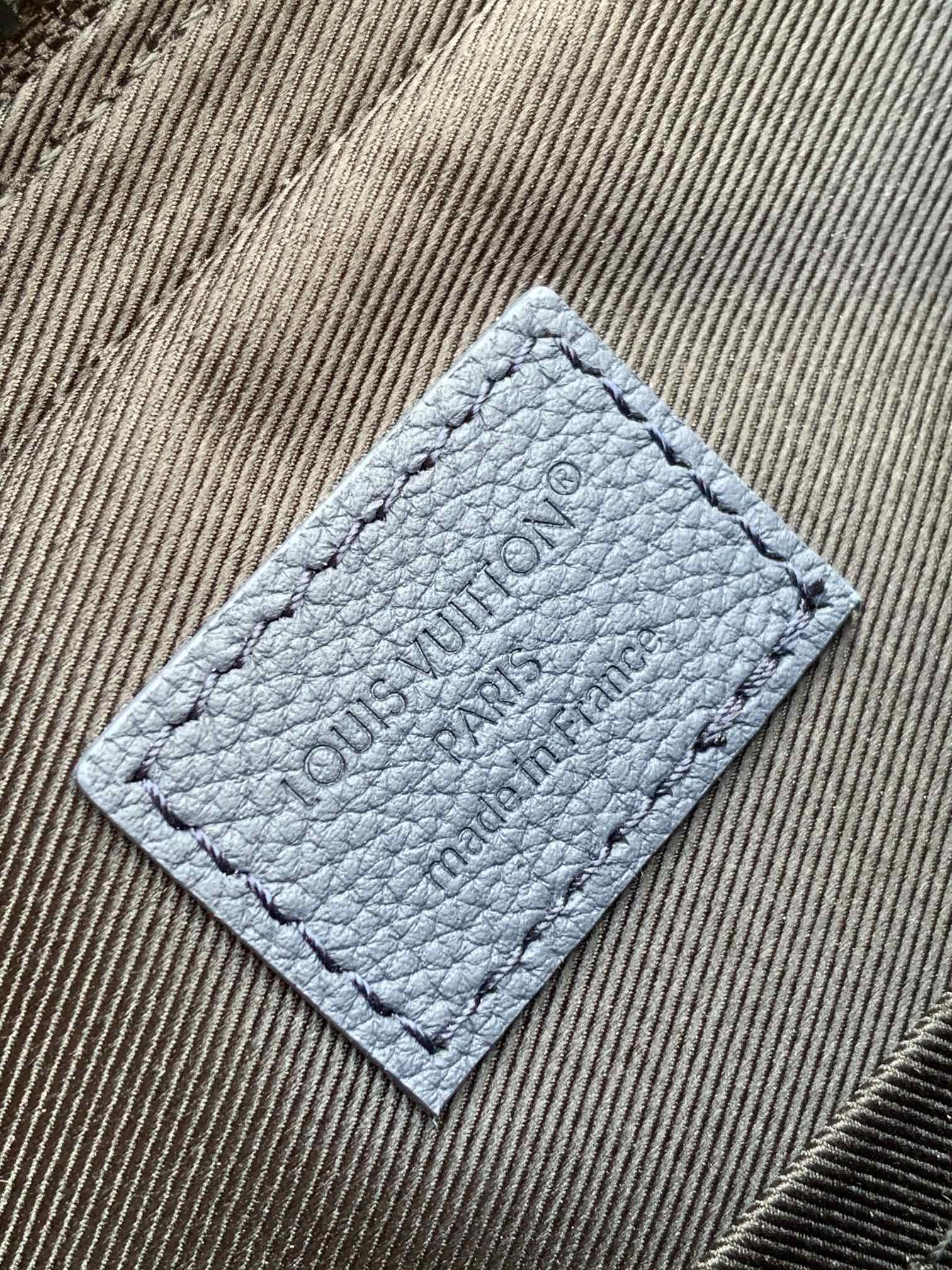 Louis Vuitton Messenger Bag Cow Leather Blue M-s