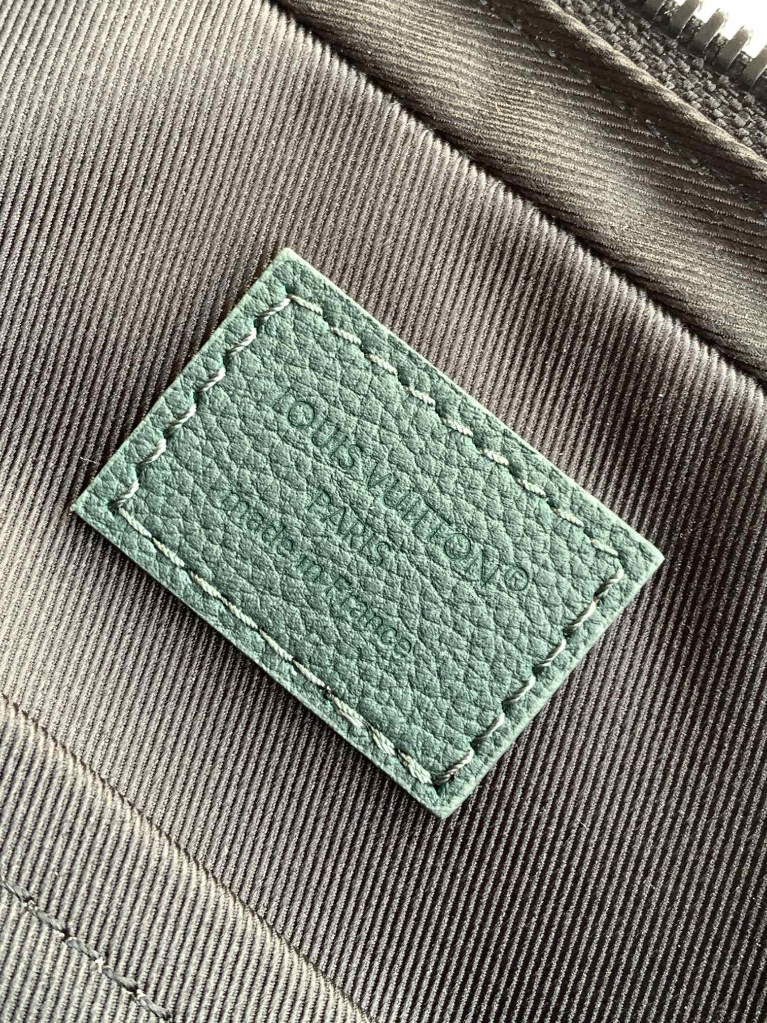 Louis Vuitton Messenger Bag Cow Leather Green M-s