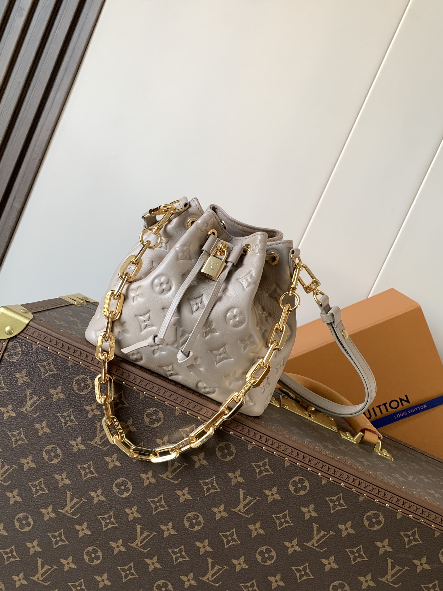 Louis Vuitton Basic Bag Cow Leather Black M-l-s