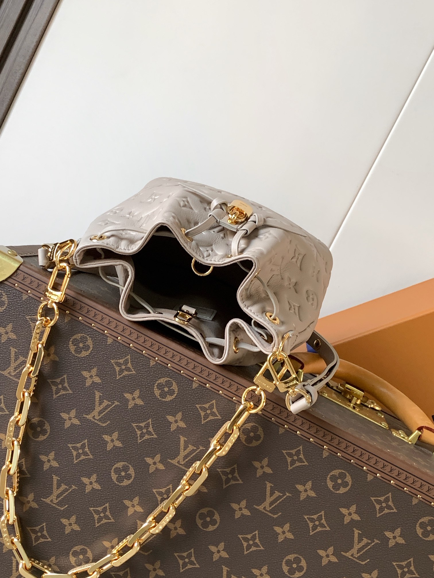 Louis Vuitton Basic Bag Cow Leather Black M-l-s