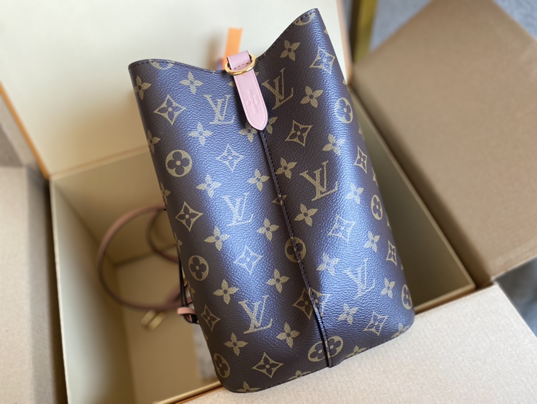 Louis Vuitton Bucket Bag Canvas Black M