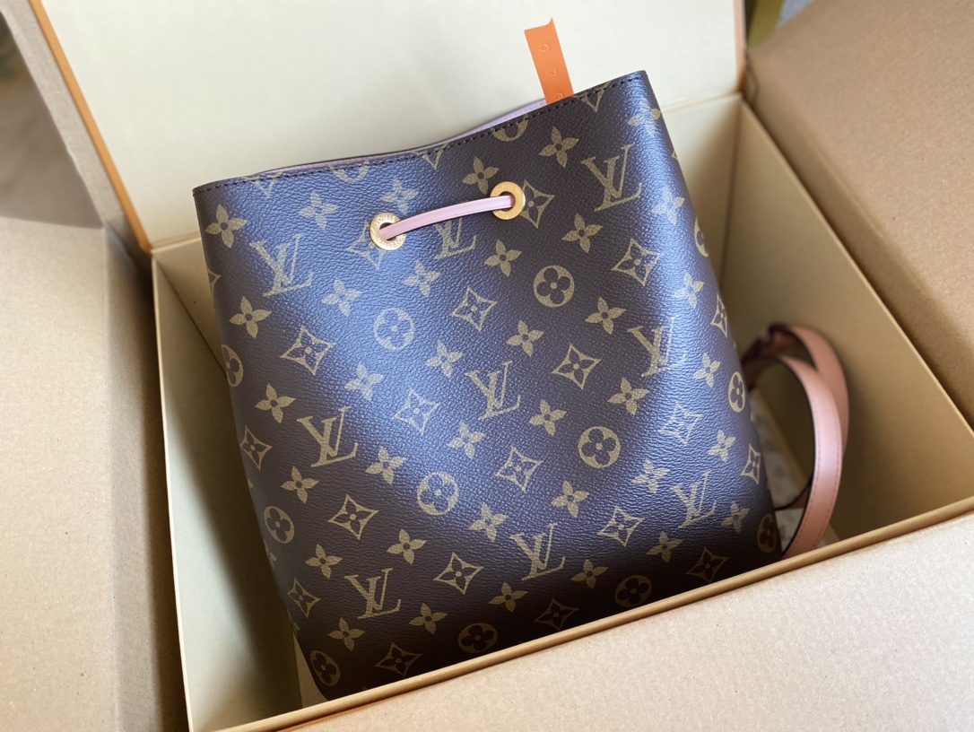 Louis Vuitton Bucket Bag Canvas Black M